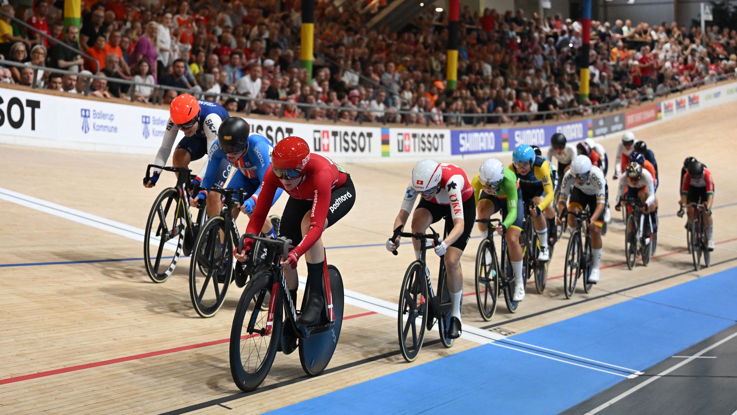 כיצד לצפות באליפות העולם ברכיבה על מסלול UCI 2025: שידור חי *חינם*