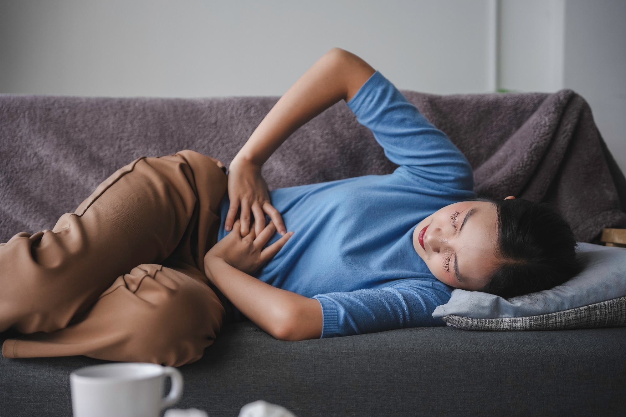 Study: Mediterranean diet adherence and healthy diet indicator might decrease odds of endometriosis. Image Credit: Amnaj Khetsamtip / Shutterstock