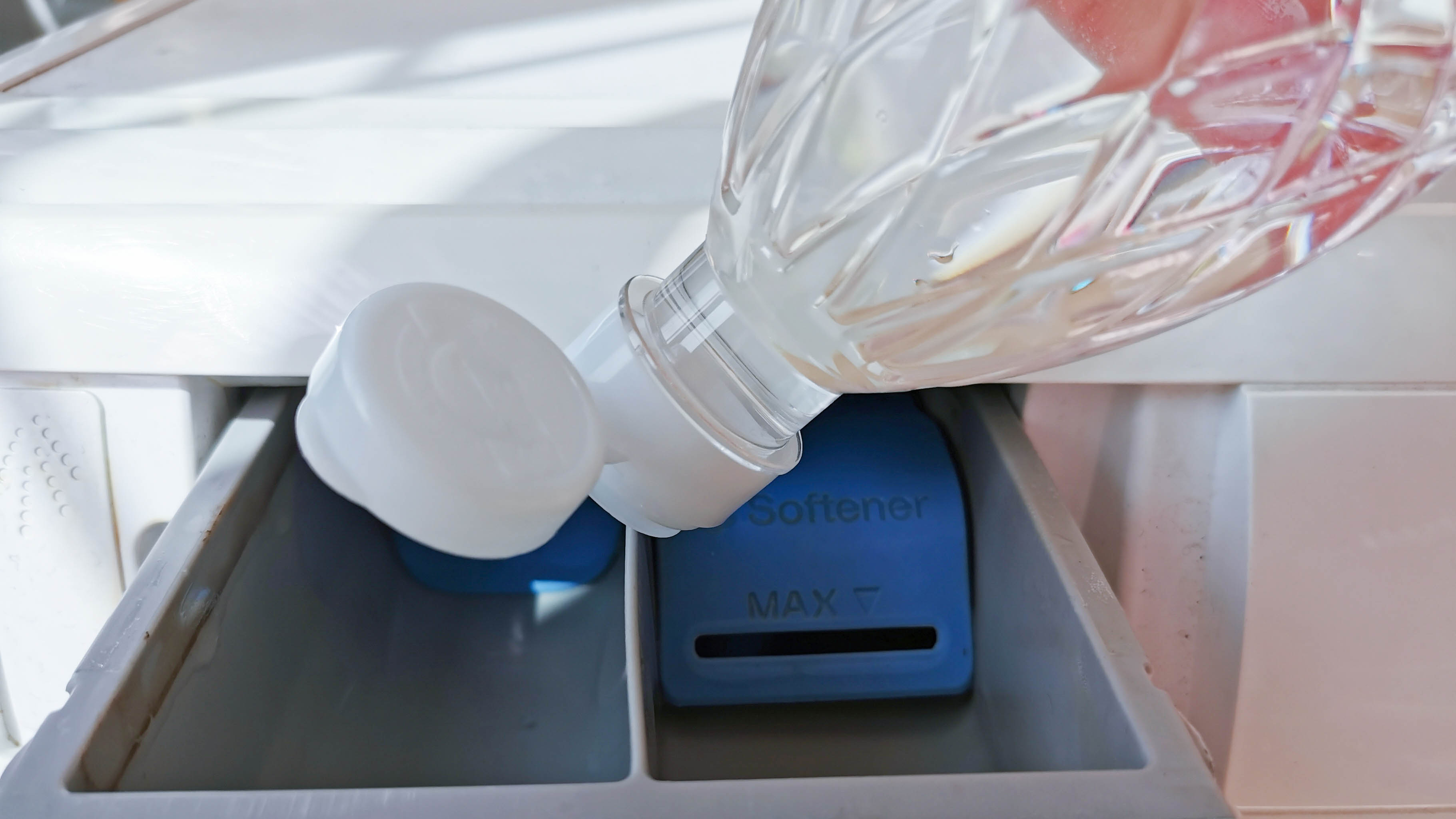 חומץ לבן במכונת כביסה