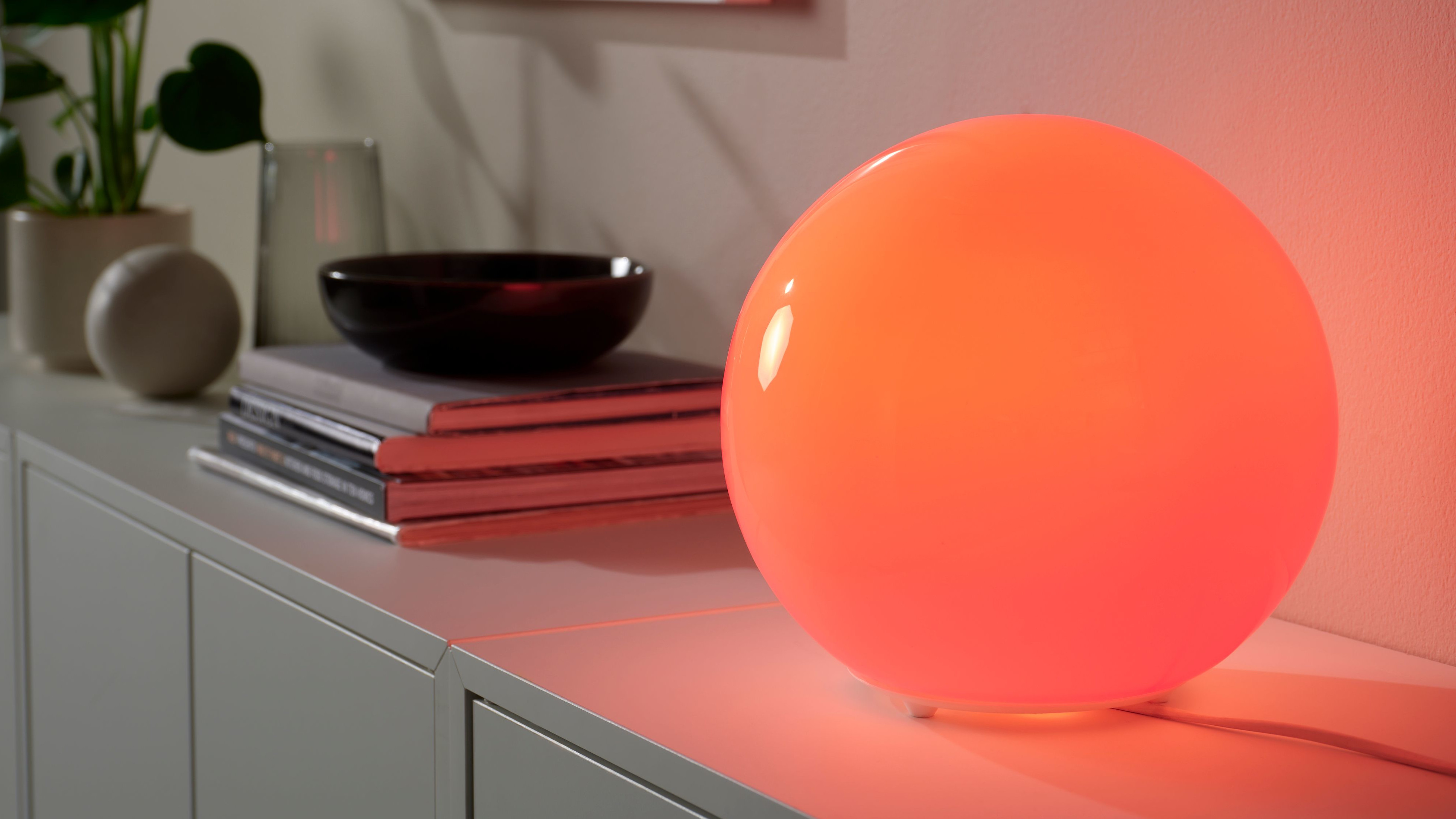 נורות חכמות KAJPLATS במנורת FADO