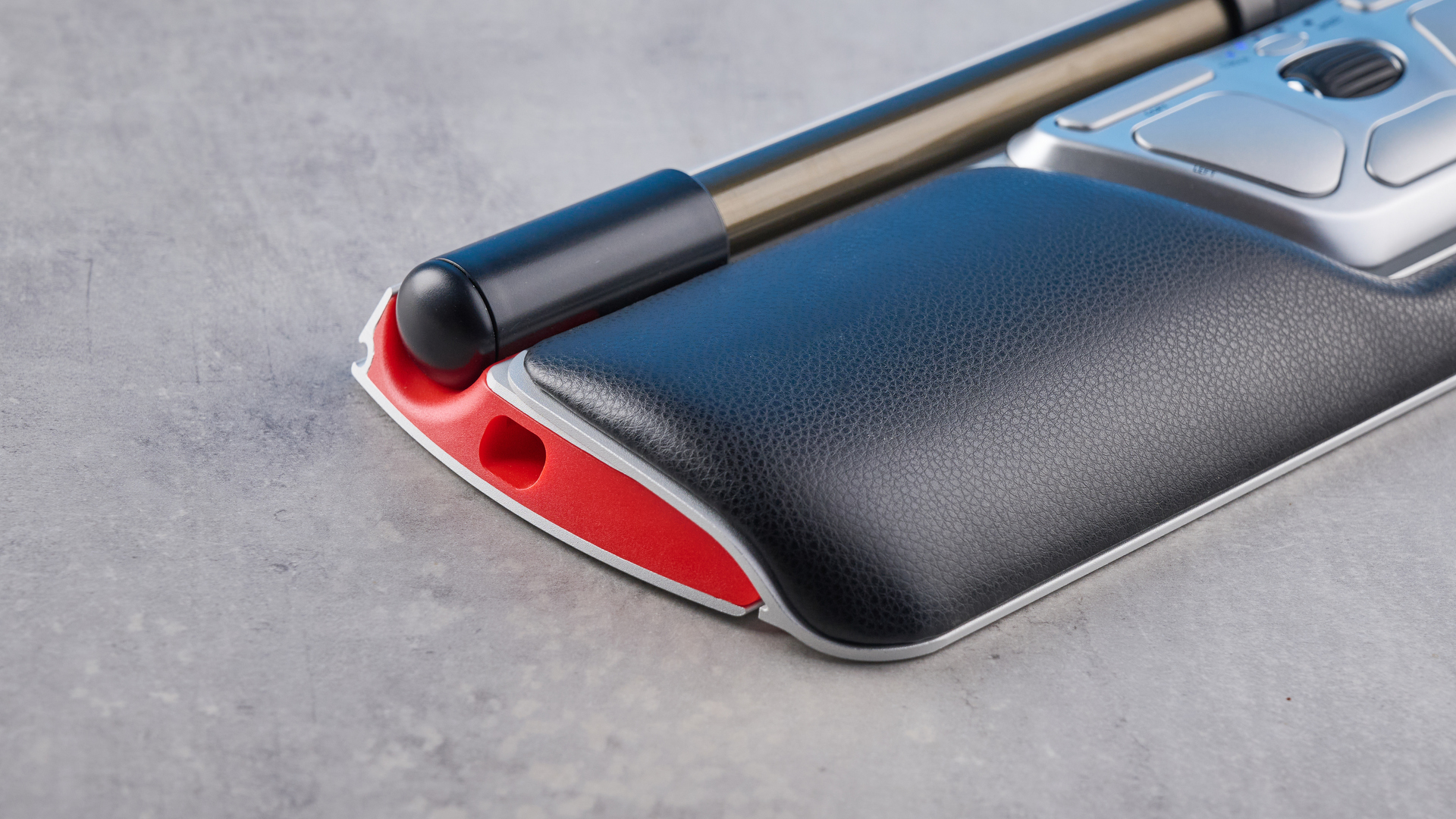 Contour RollerMouse Red Wireless עם משענת היד הדקה