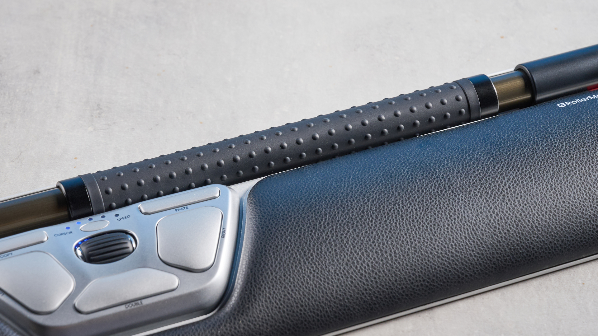 Contour RollerMouse Red Wireless עם משענת היד הדקה