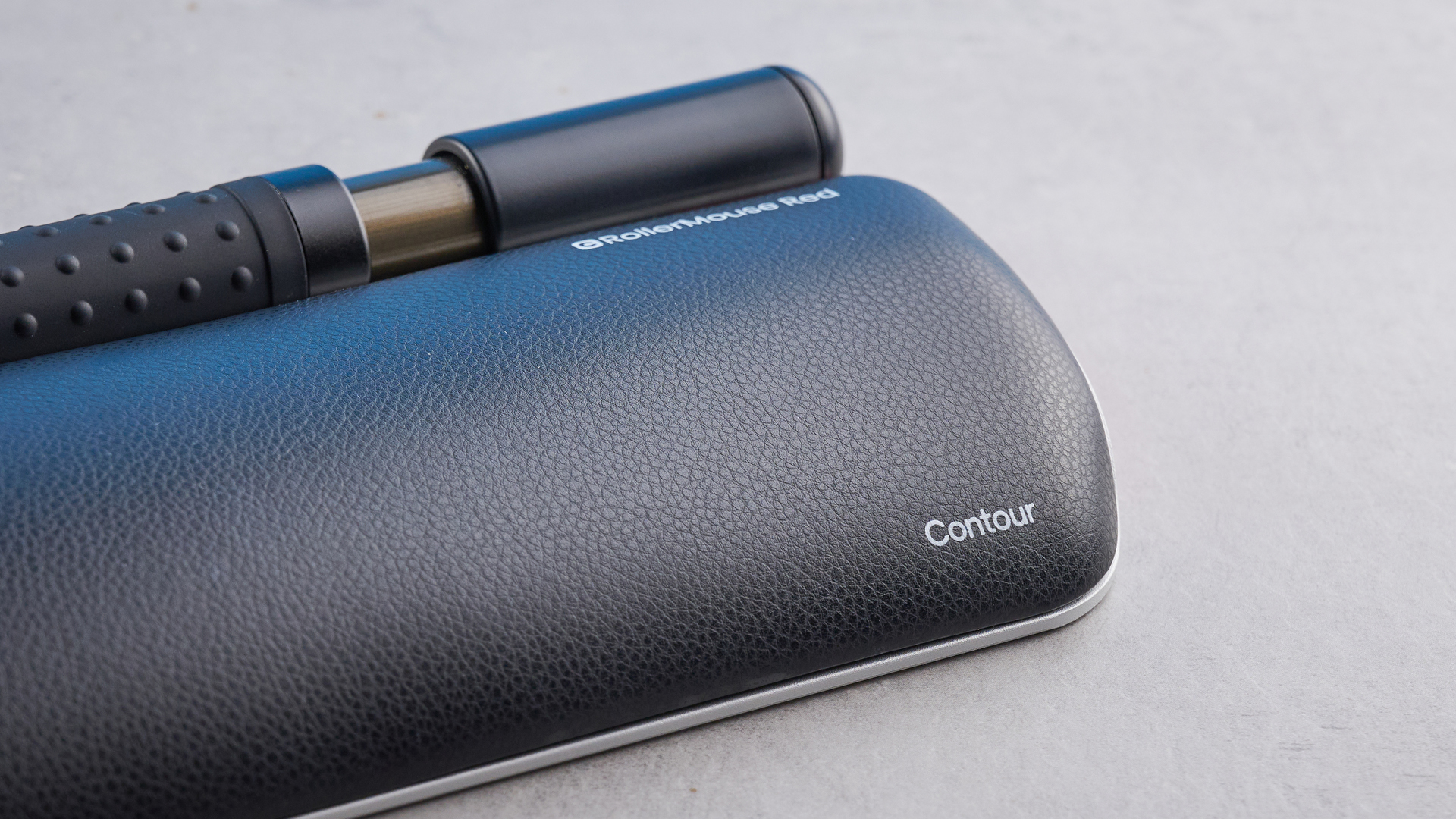 Contour RollerMouse Red Wireless עם משענת היד הדקה