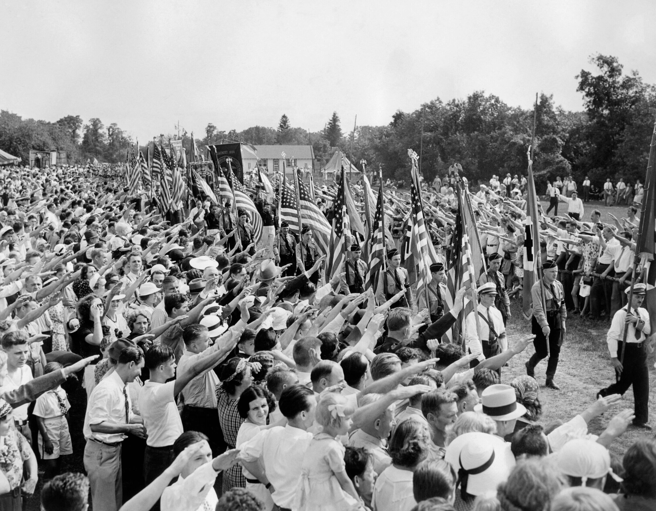 כשבכירי טראמפ מתפנקים עם הימין הקיצוני של גרמניה, הכל משתנה שוב