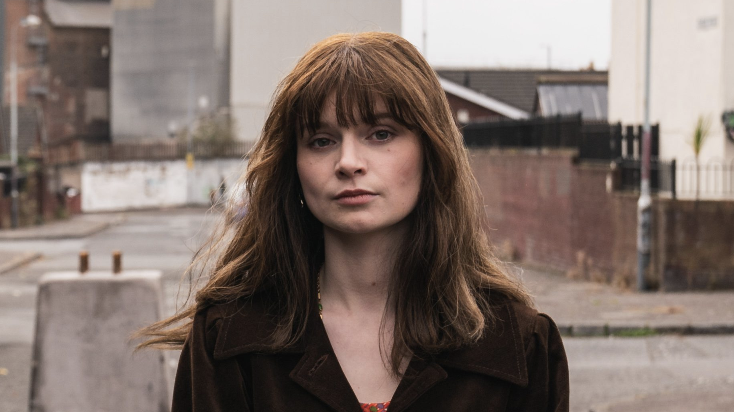 איך לצפות ב-'Trespasses' באינטרנט - הזרימו את דרמה 'Troubles' של ג'יליאן אנדרסון מכל מקום