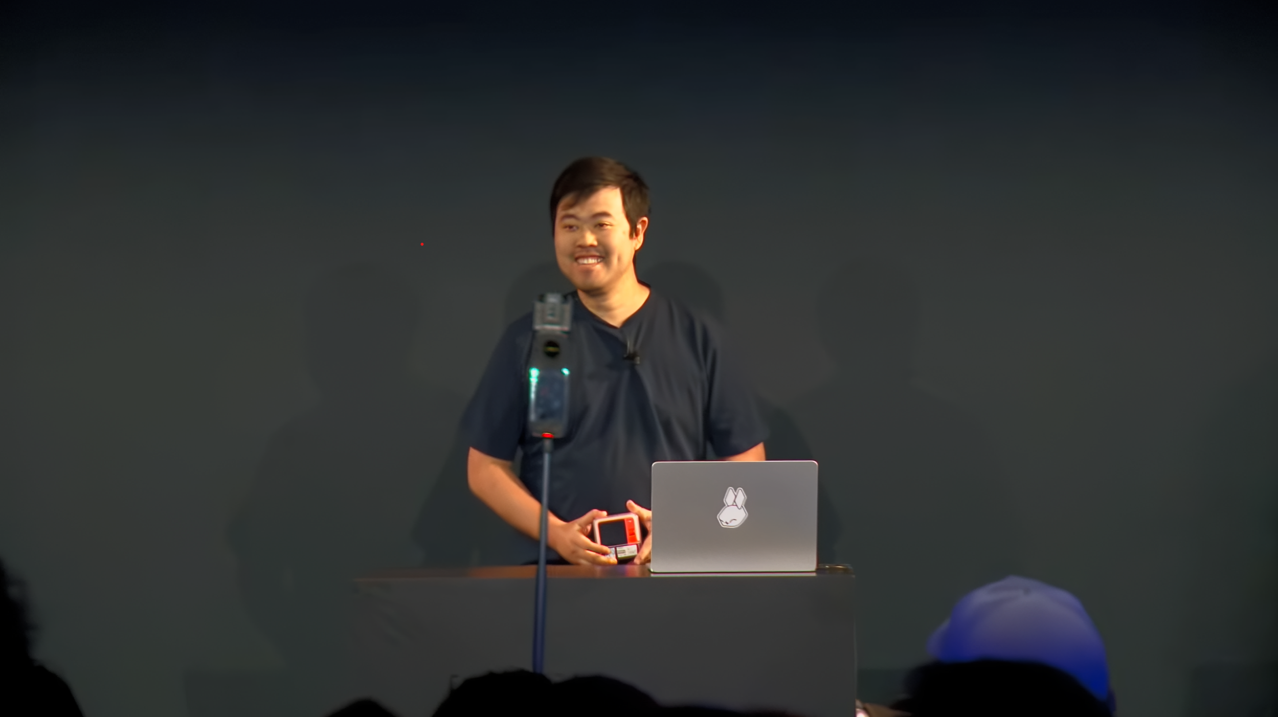 rabbit r1 מסיבת איסוף