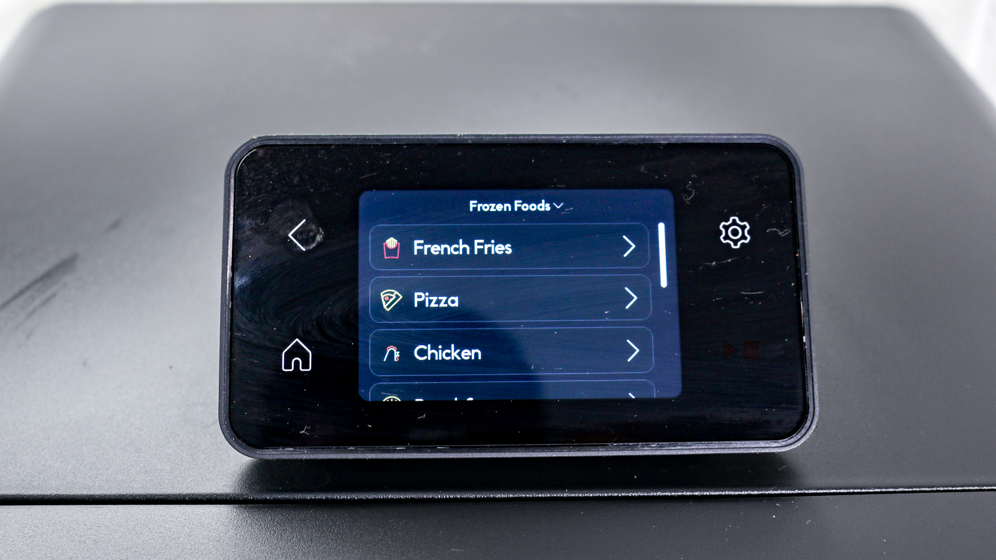 CHEF iQ MiniOven על דלפק במטבח