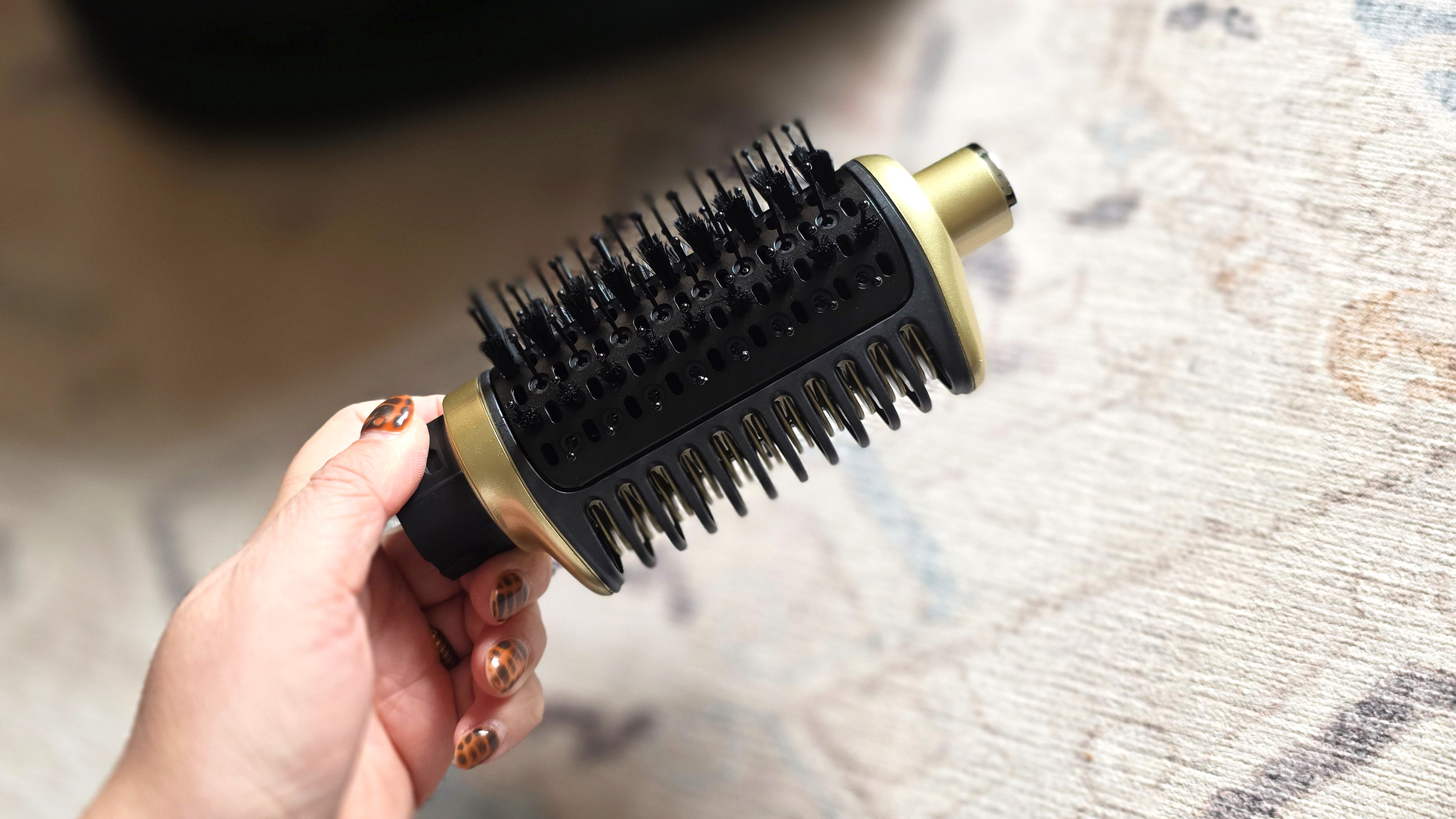 מברשת עגולה של Shark Glam