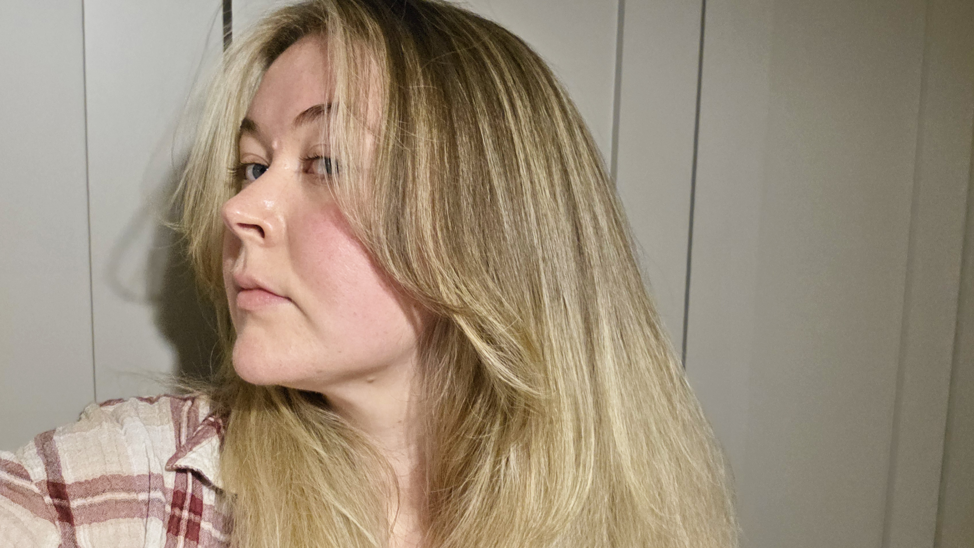 שיער לאחר ייבוש עם מחליק Shark Glam