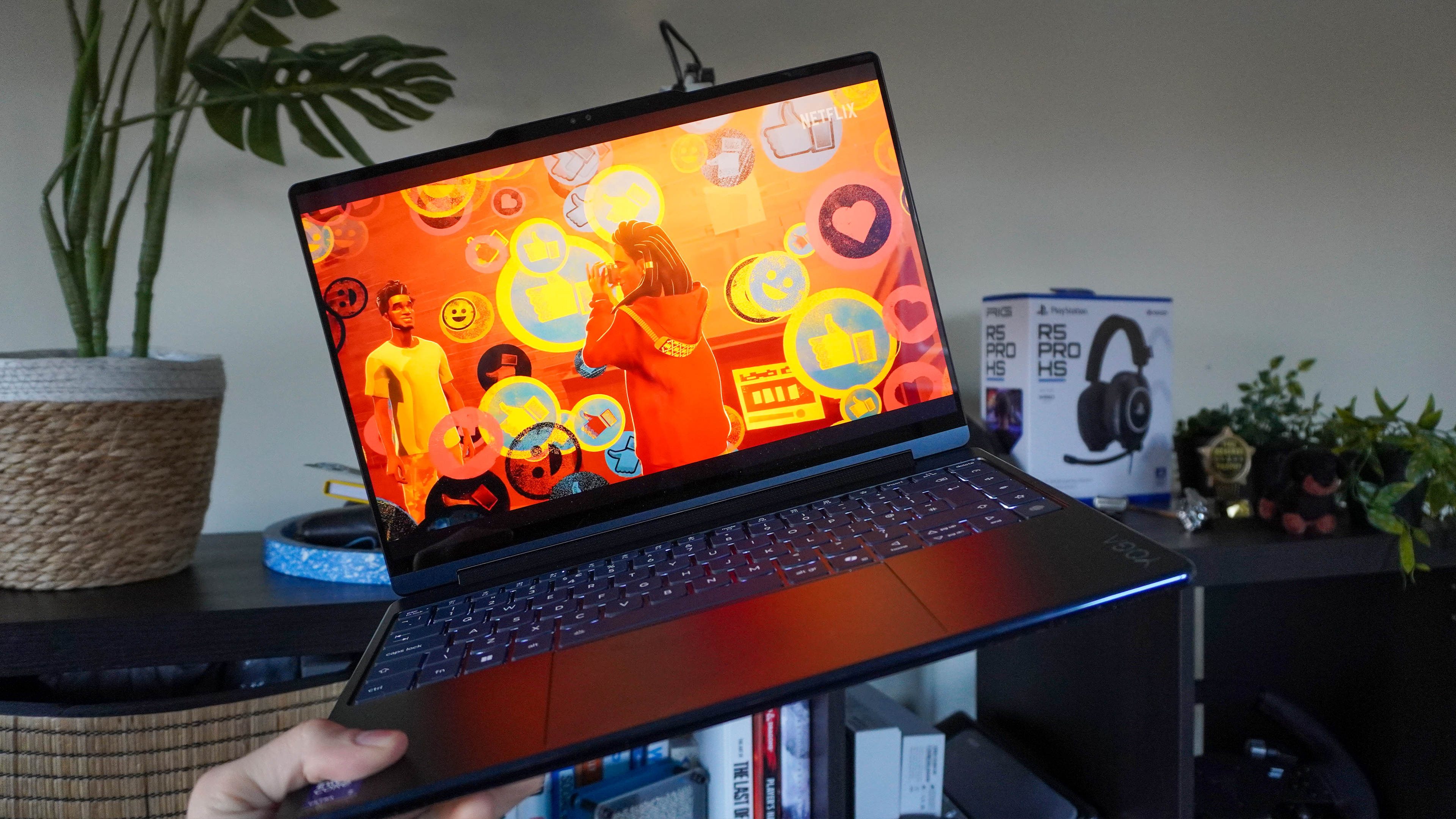 Lenovo Yoga 9i 2-in-1 Aura Edition