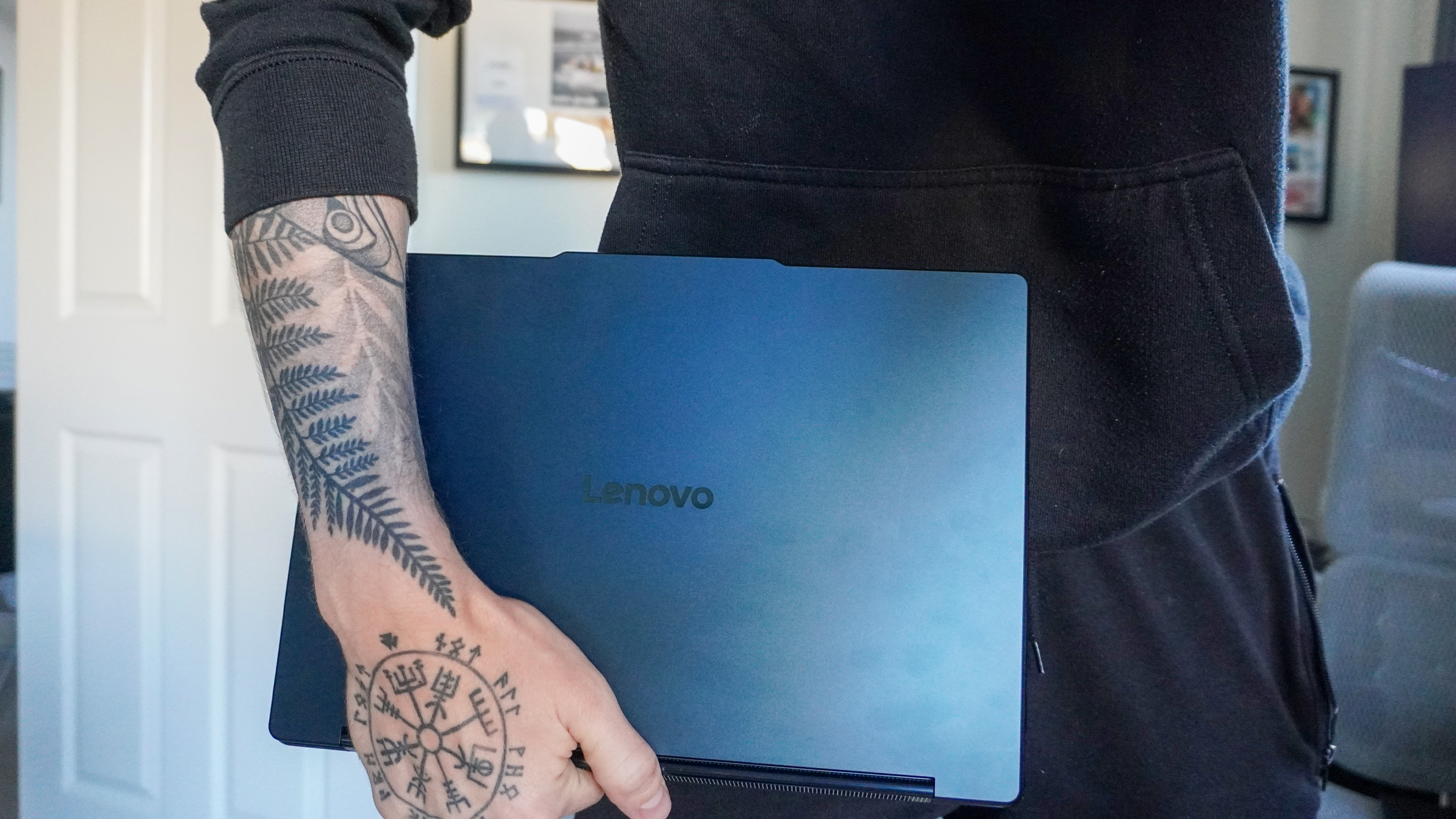 Lenovo Yoga 9i 2-in-1 Aura Edition