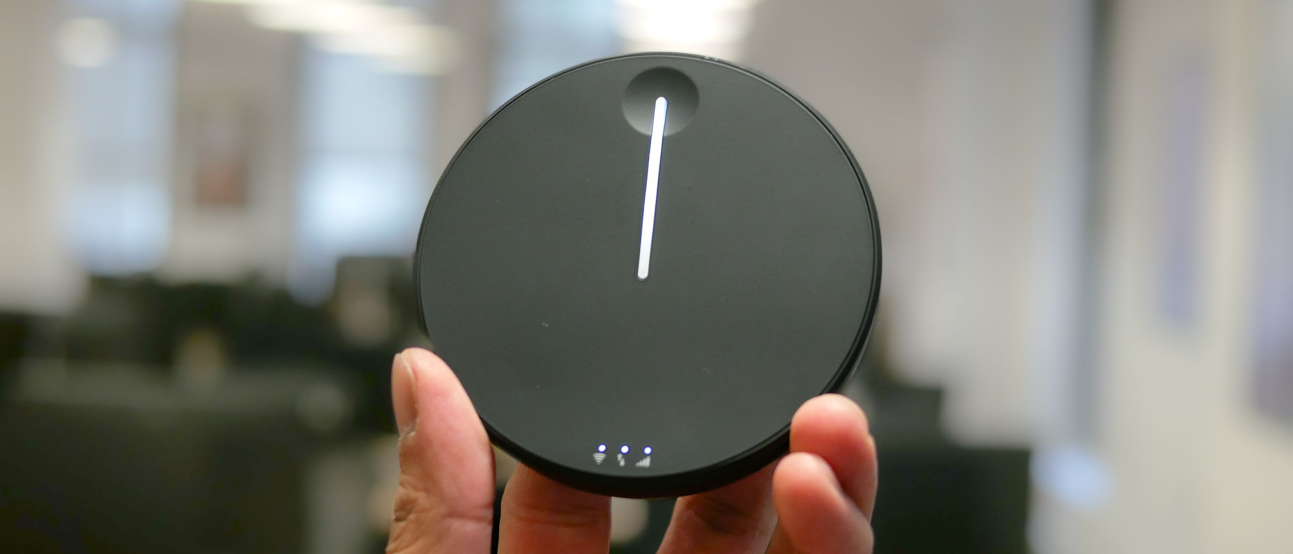 זה עתה בדקתי את הנקודה החמה הניידת הראשונה שלי מזה 5 שנים - ואני בהלם מאת ג'ון ולסקו פורסם ב-10 בדצמבר 25 הנקודה החמה של TravlFi JourneyGo 4G מביאה לך אינטרנט מיידי למכשירים שלך כאשר אתה צריך את זה, אבל העלות הגבוהה והיעדר תמיכה ב-5G הופכים את זה לשיקול קשה.