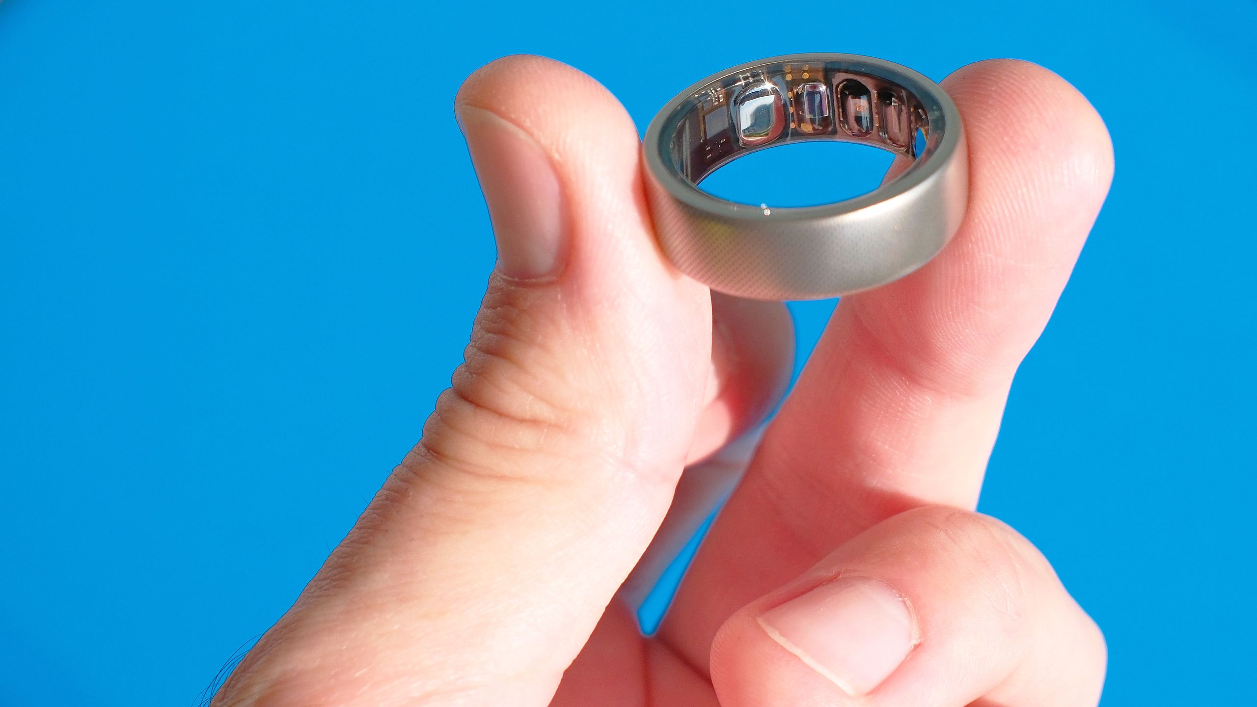 אני מומחה לציוד לביש שעונד טבעת חכמה במשך שנים - הנה איך לקנות את הטבעת הראשונה שלך