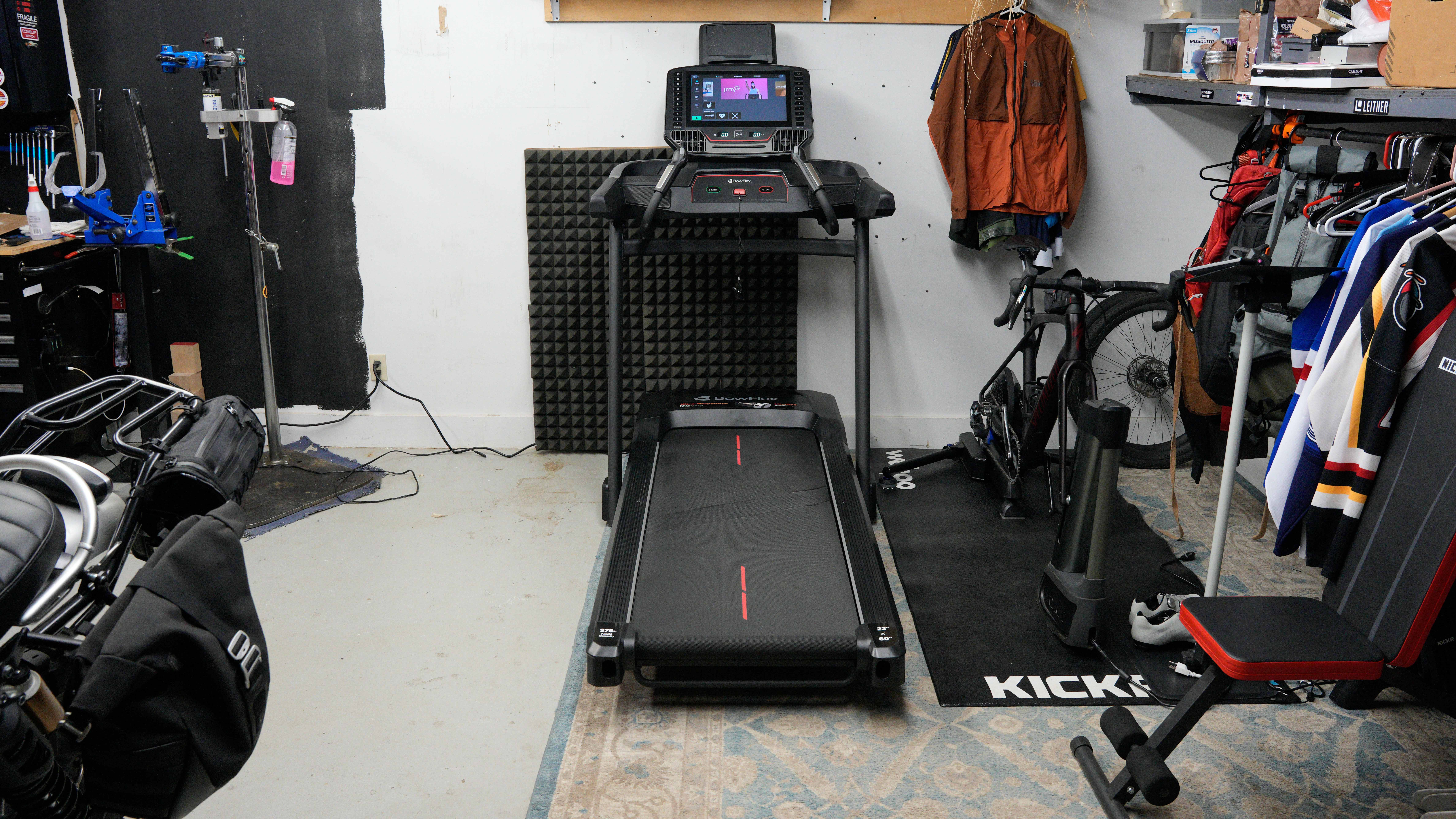 Bowflex T16 עם הפנים במוסך