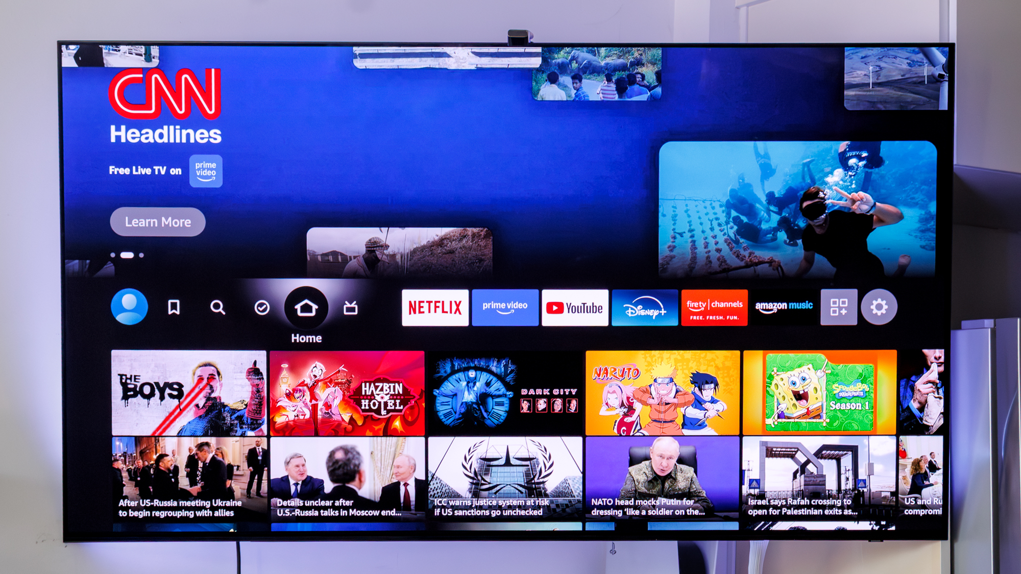 הזרמת טלוויזיה צמודת קיר עם Amazon Fire TV Stick 4K Select