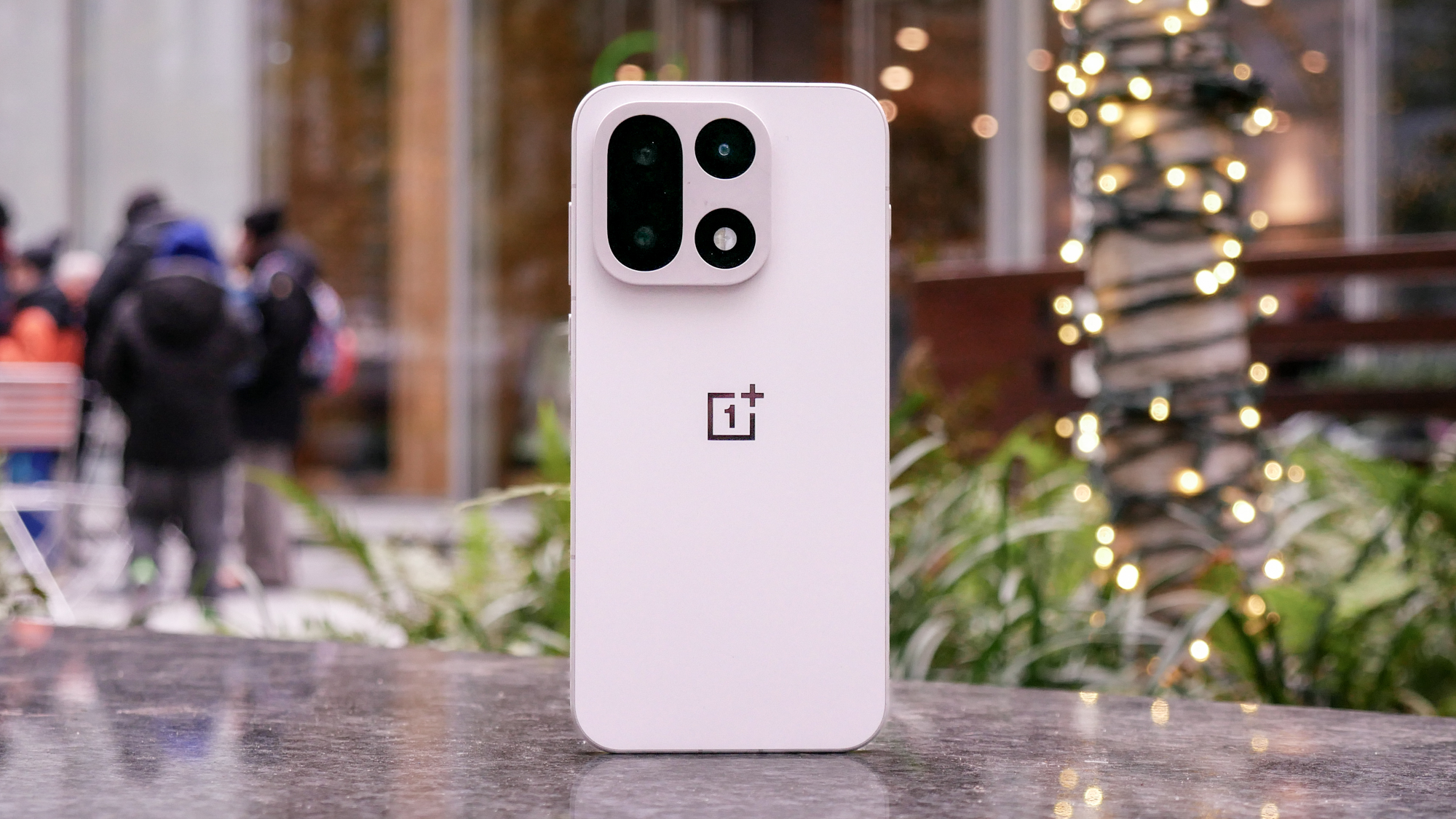 סקירת OnePlus 15.