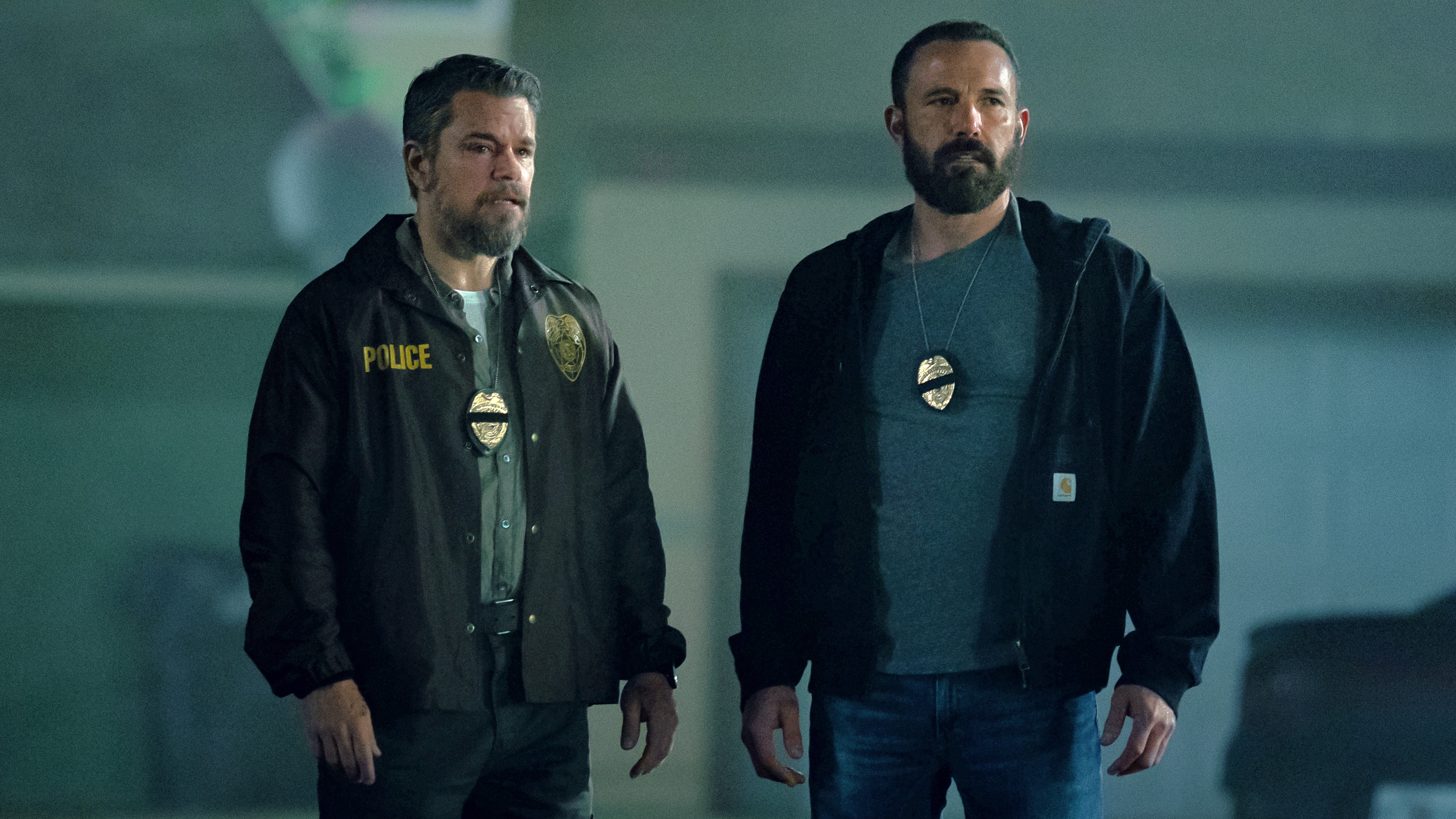 (מ' עד ר') מאט דיימון בתפקיד סגן דיין דומארס ובן אפלק בתפקיד סמ