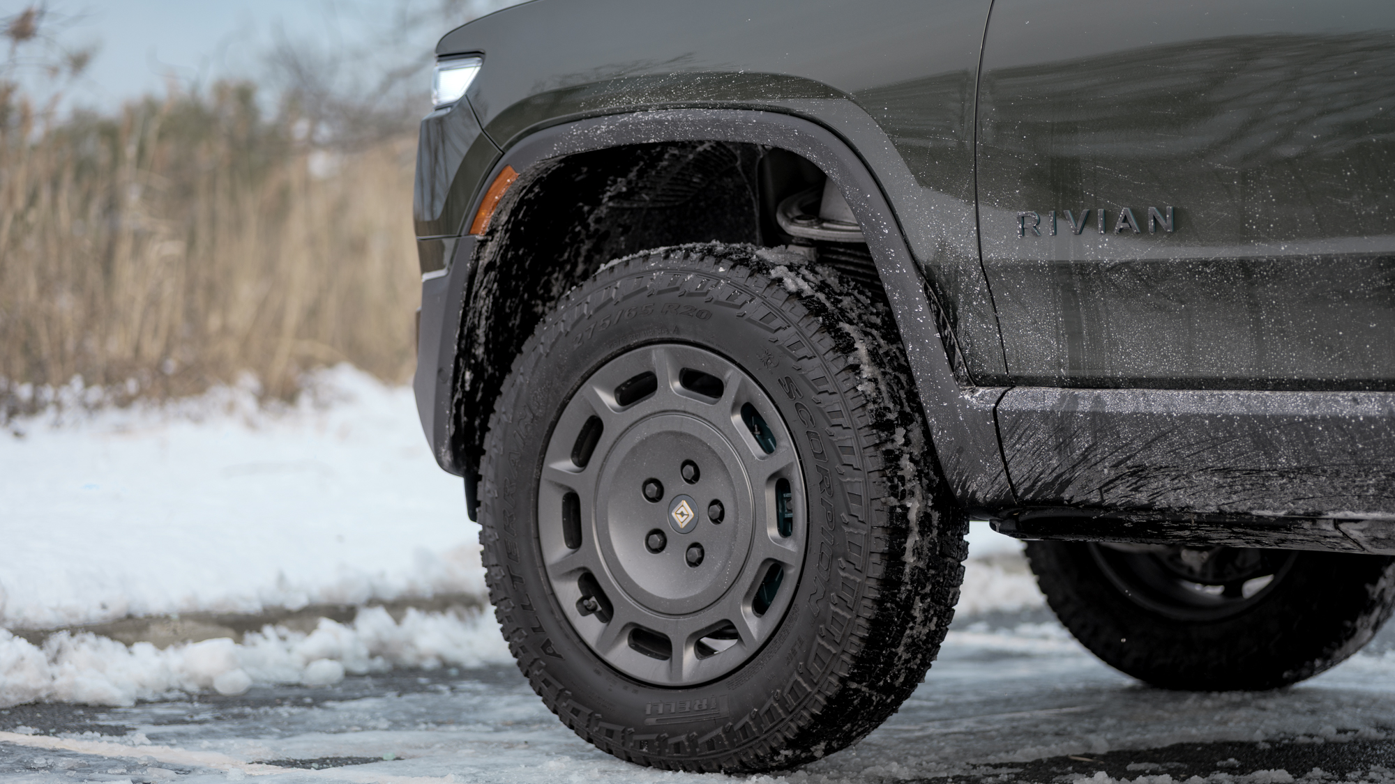 נסיעת מבחן של Rivian R1S 2026.