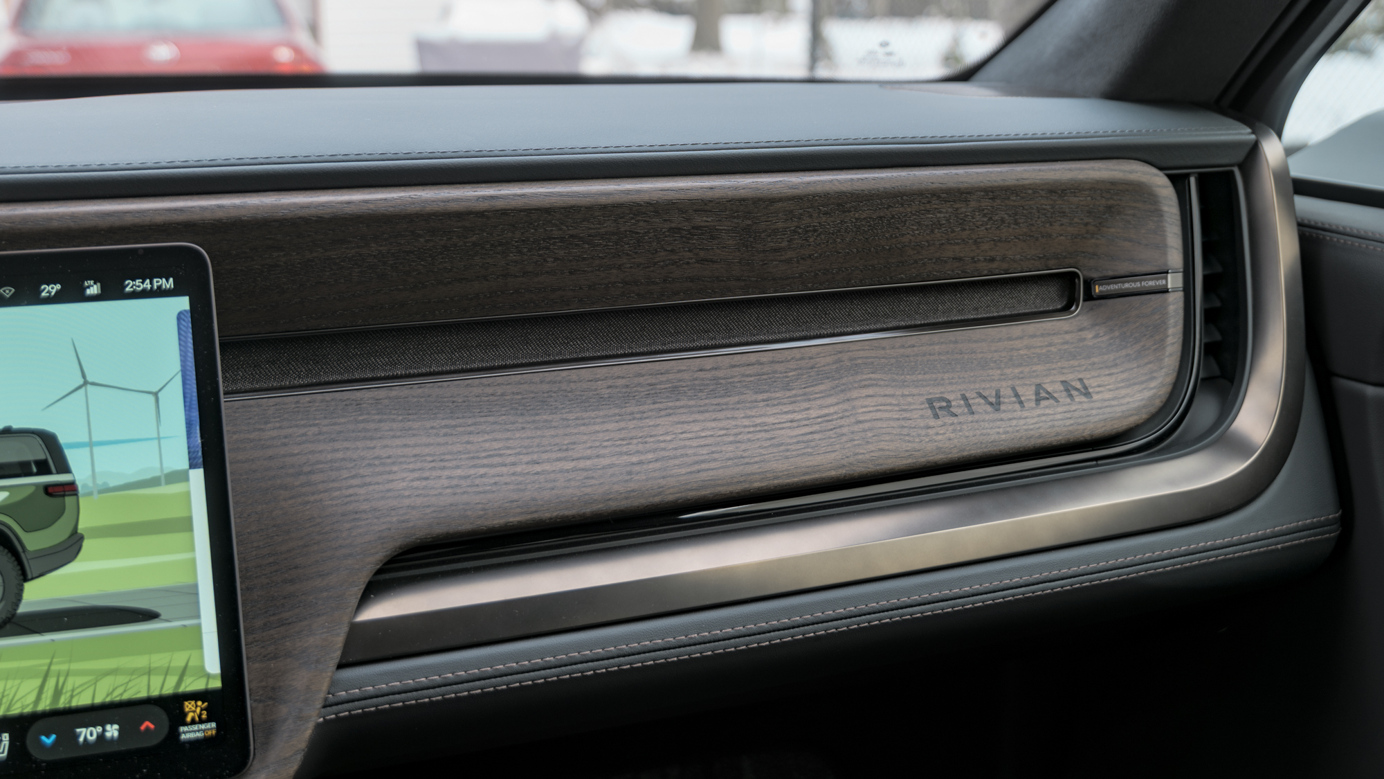 נסיעת מבחן של Rivian R1S 2026.