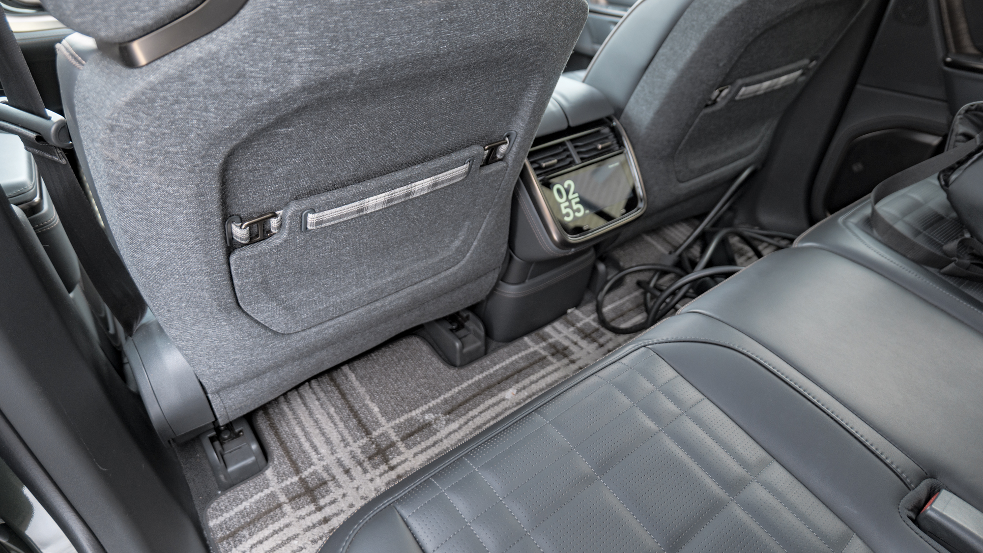 נסיעת מבחן של Rivian R1S 2026.