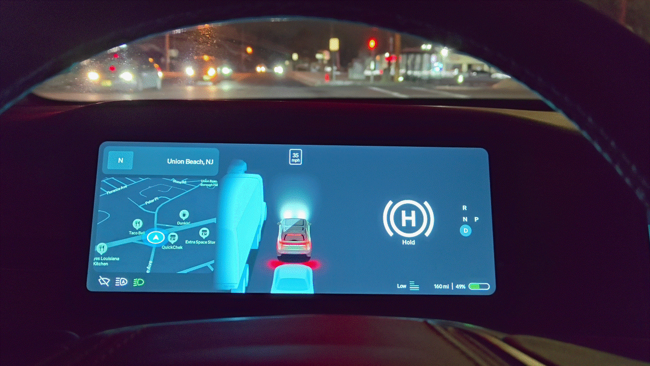 נסיעת מבחן של Rivian R1S 2026.