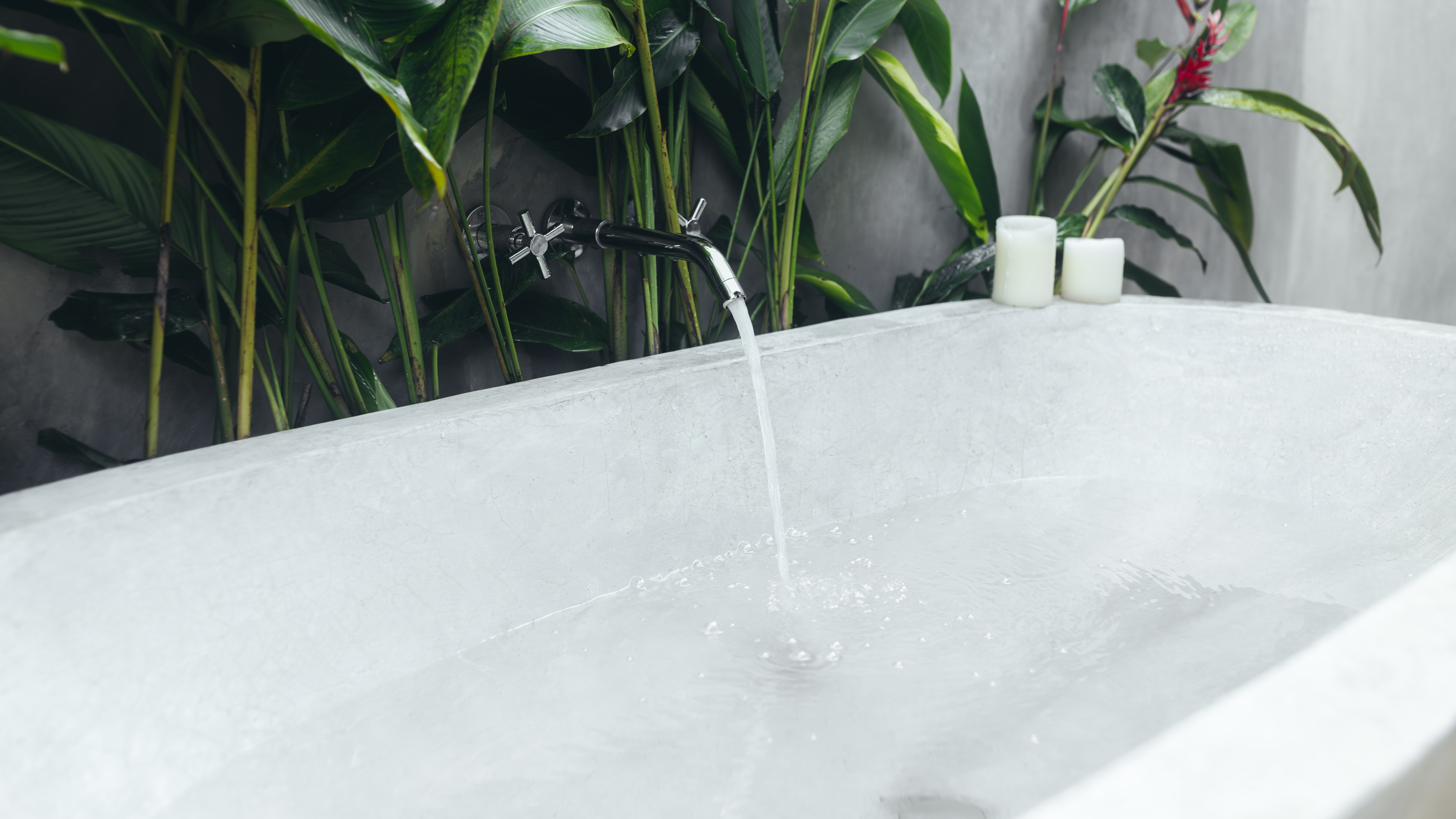 ברז זרימת מילוי אמבטיה במים