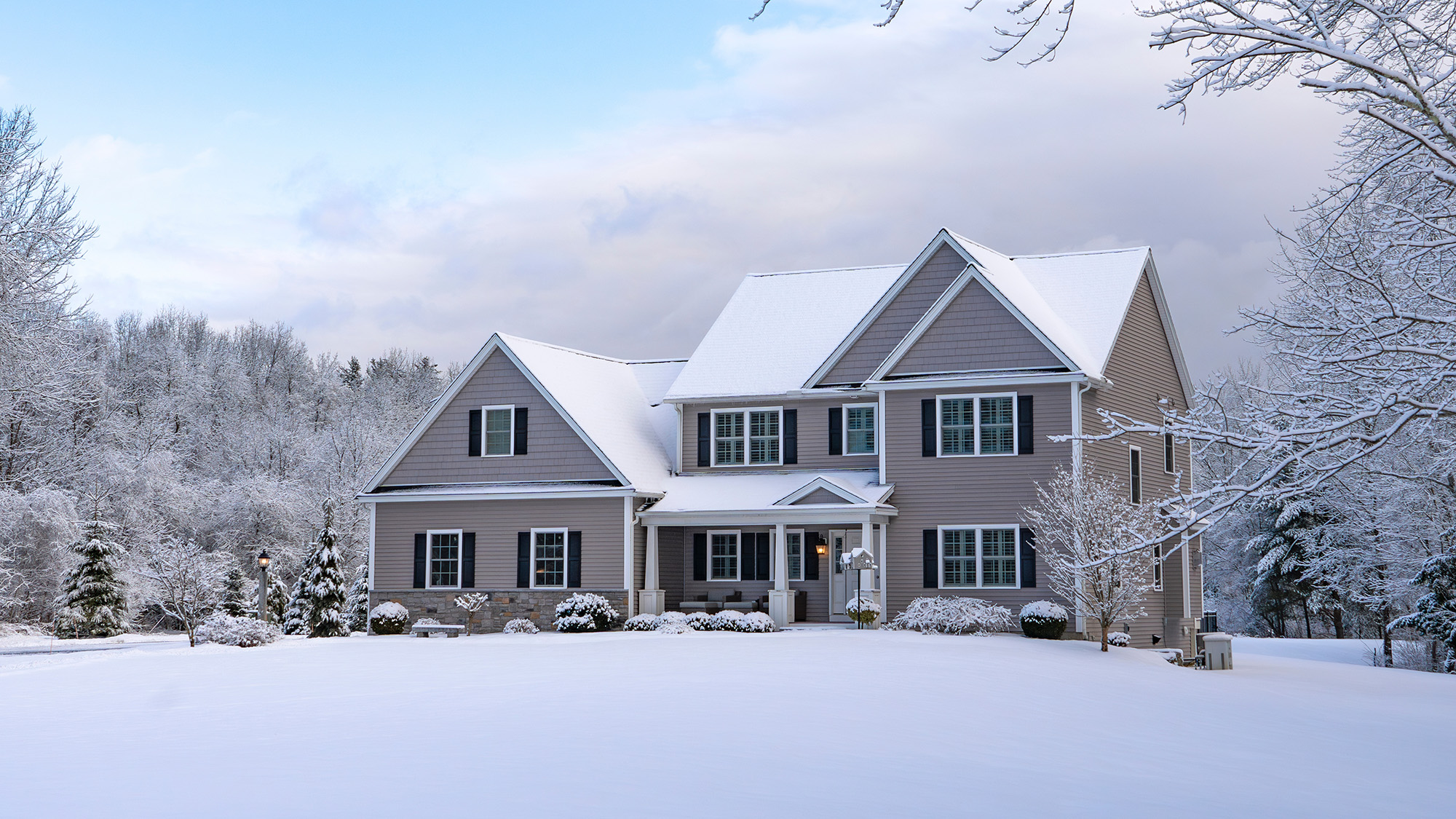 בית מכוסה שלג