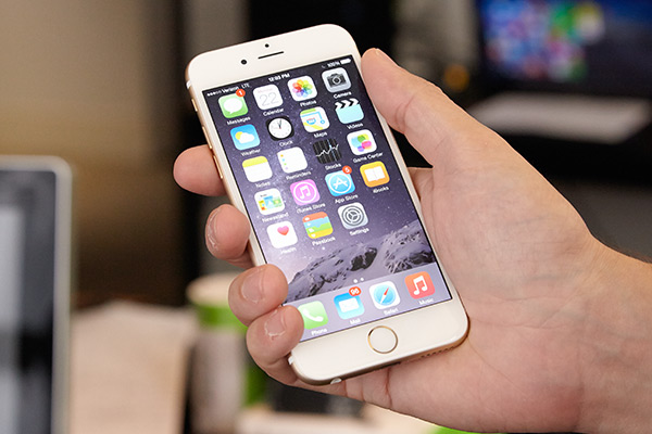 אייפון 6 ביד