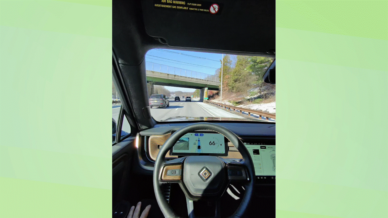 נסיעת מבחן של Rivian R1S 2026.