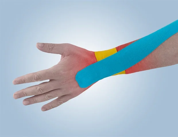 ציוד מגן לכבאי מגביל את התנועה ועלול להגביר את הסיכון לפציעה