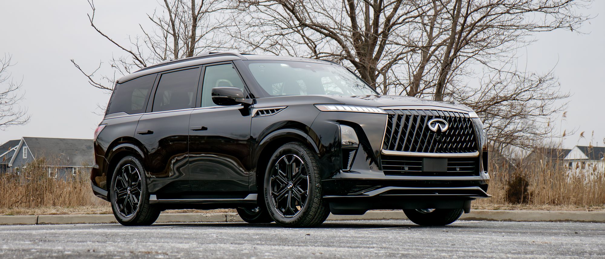 נהגתי ב-Infiniti QX80 במשך שבוע — כך הוא בהשוואה לרכבי שטח אחרים עם 3 שורות שבדקתי מאת ג'ון ולסקו פורסם ב-1 בפברואר 26. Infiniti QX80 2026 הוא רכב שטח בגודל מלא בעל 3 שורות עם מקומות ישיבה לעד 7 נוסעים.