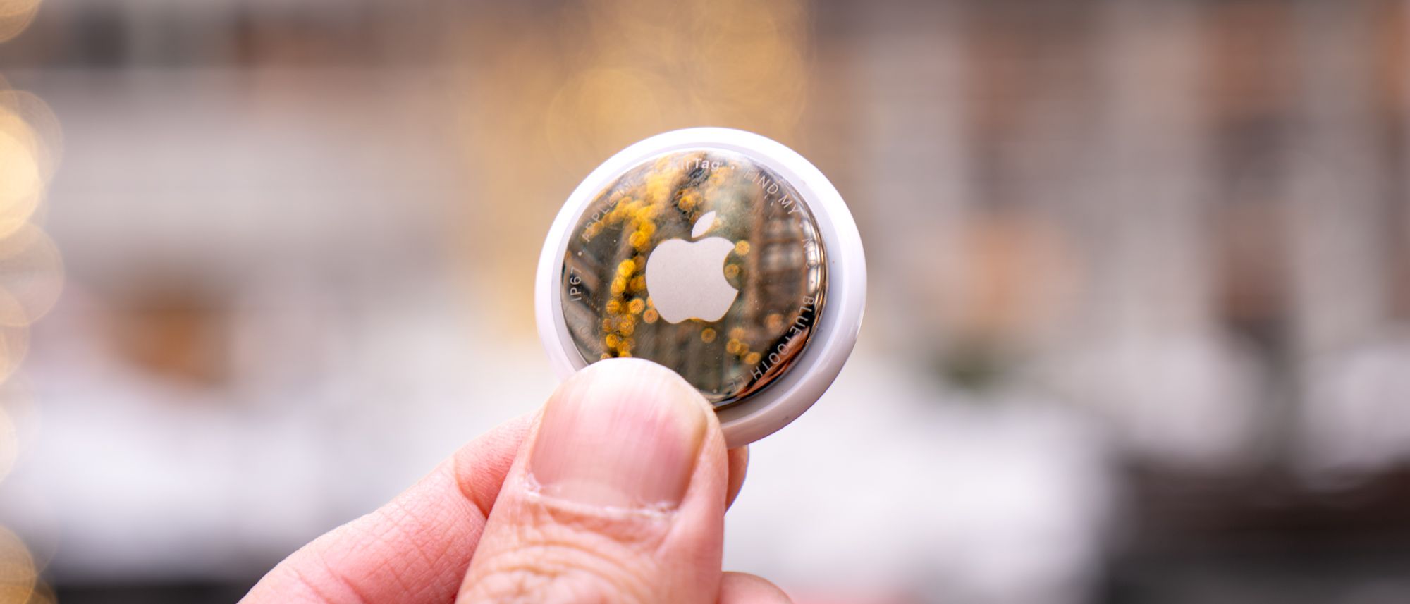 סקירת Apple AirTag 2: מושלמת למעט דבר אחד מאת John Velasco שפורסם ב-5 בפברואר 26 Apple AirTag 2 חולק את אותה עלות ועיצוב כמו המקור, אך נהנה משבב Ultra Wideband של הדור השני לדיוק מדויק יותר של חיפוש מדויק.