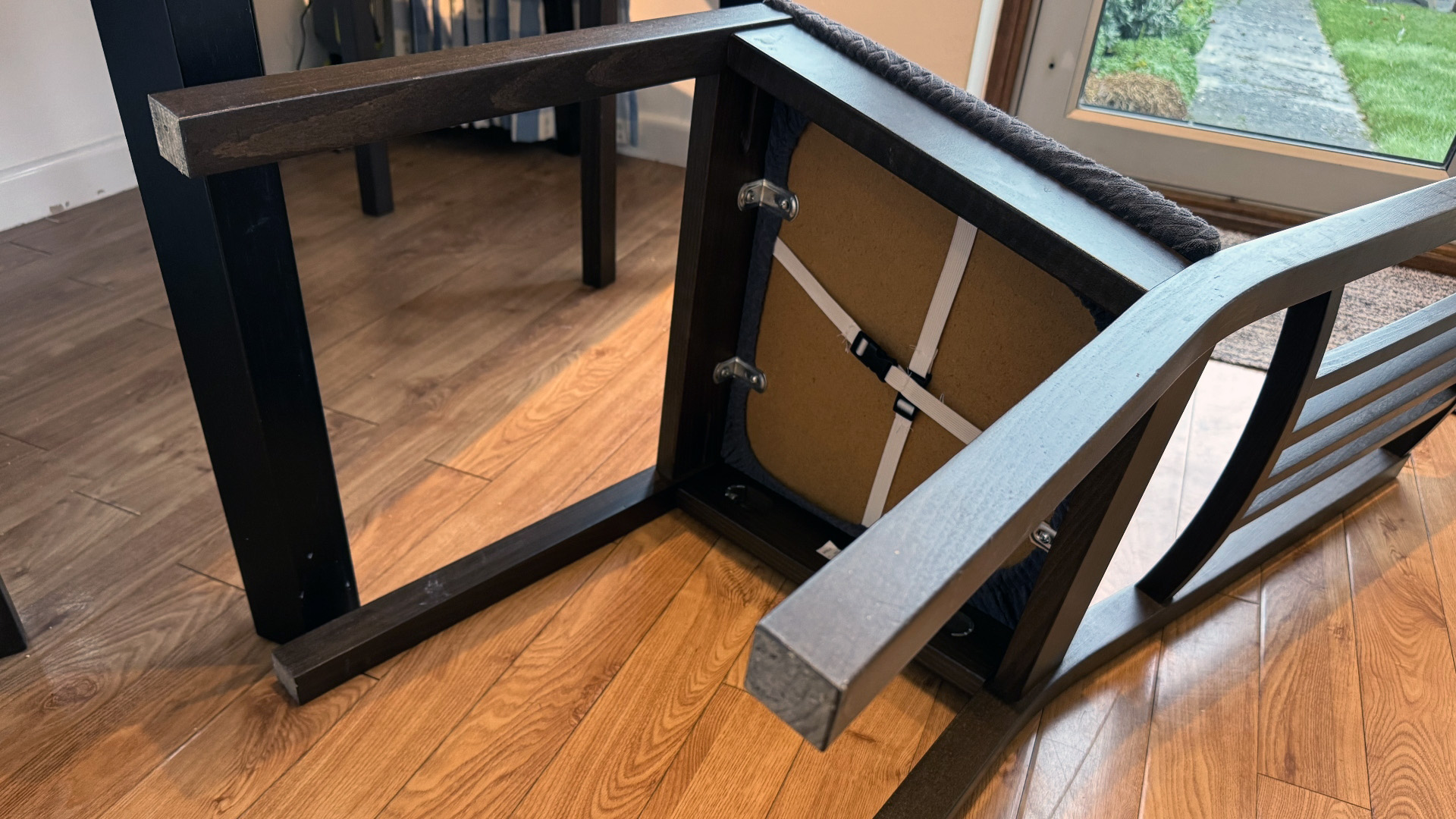 ברגים הידוק על furiture של איקאה