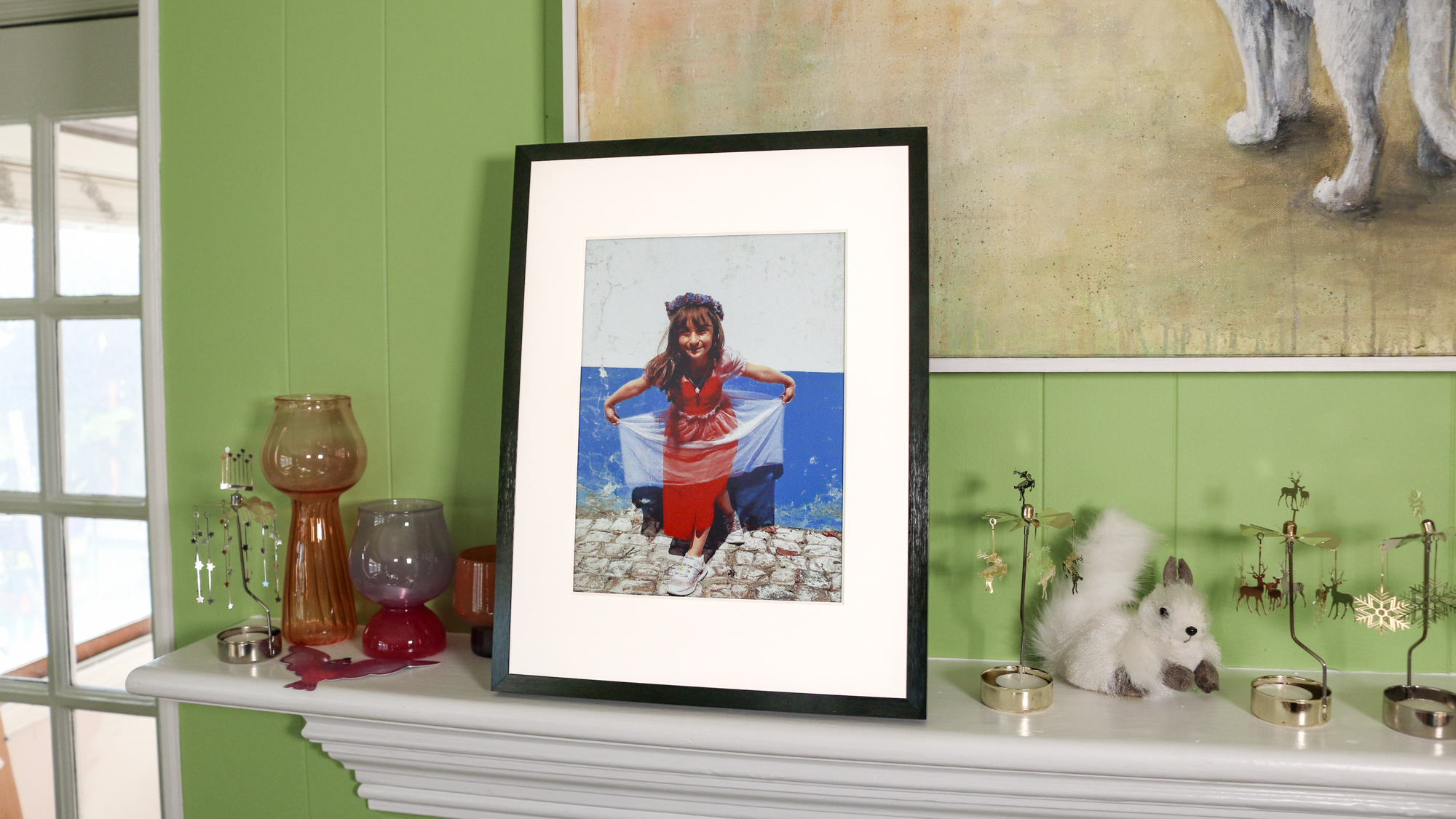 מסגרת תמונה של Switchbot על גבי מעטפת