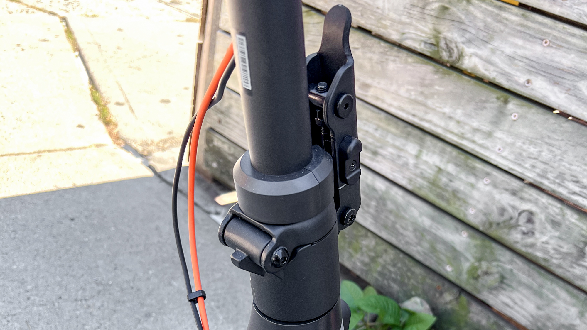 ידית השחרור המהיר ב-Segway Ninebot E2 Plus II