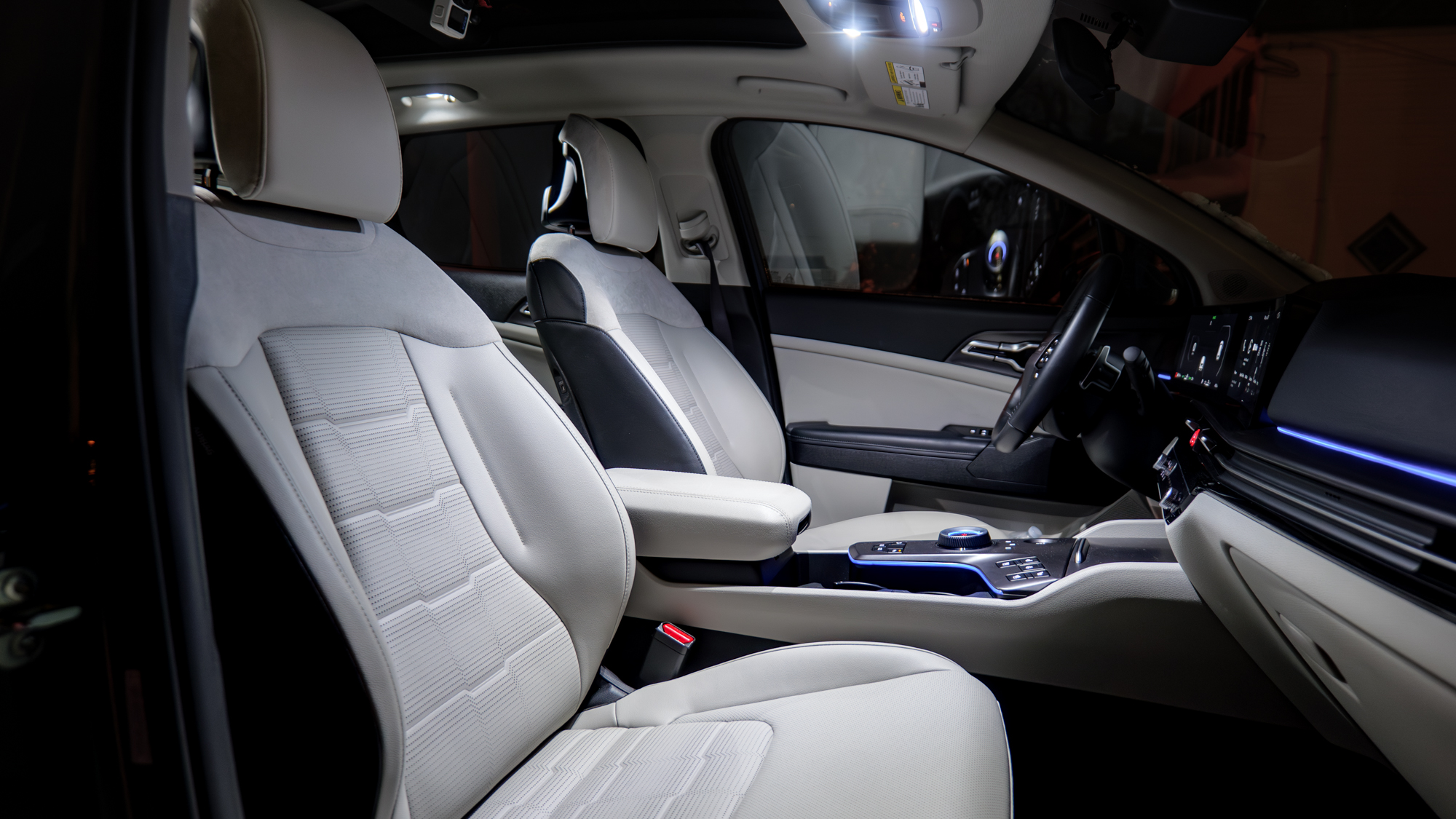 סקירת קיה ספורטאז' היברידית 2026.