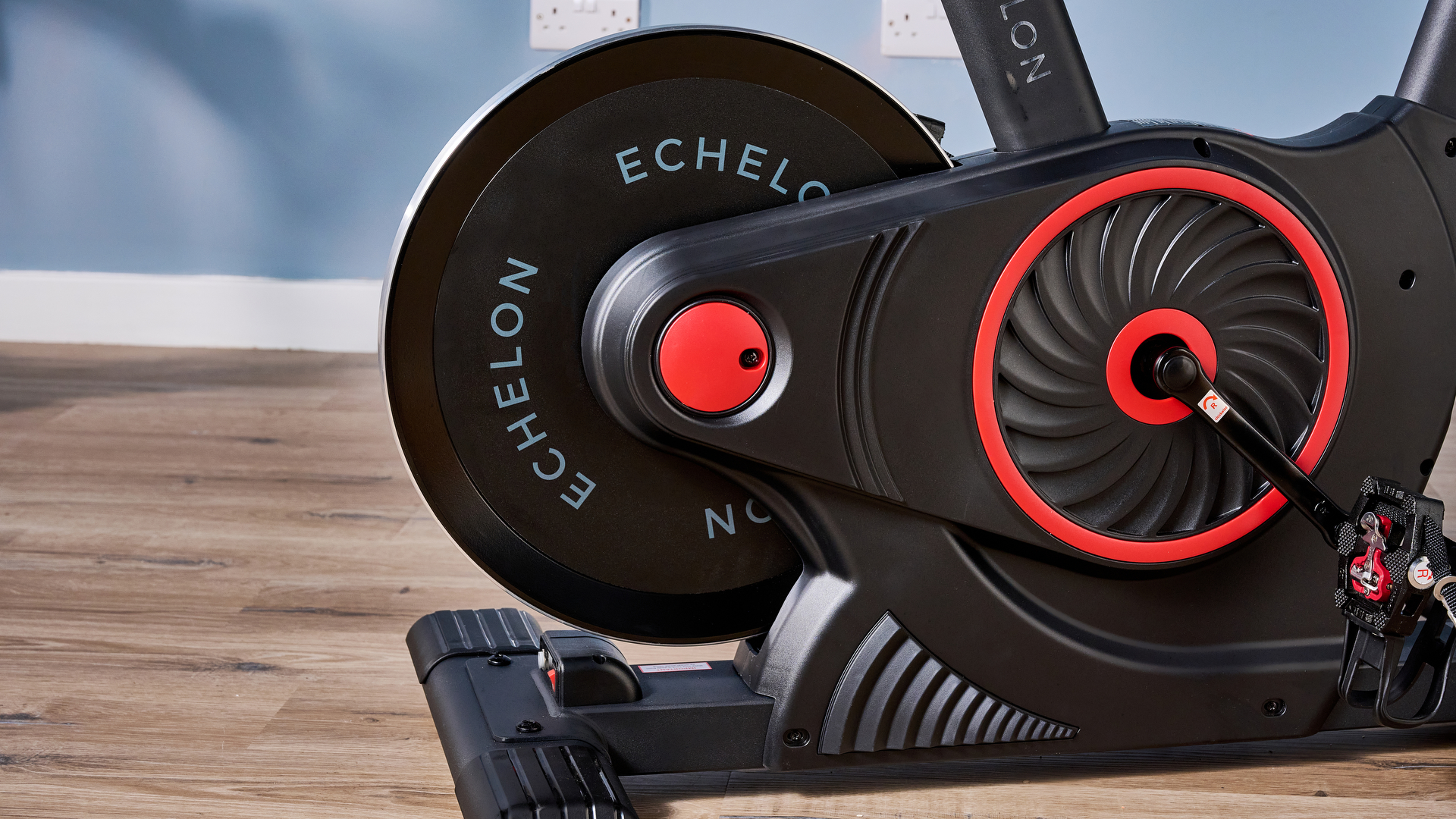 echleon ex-5s צולם מול רקע כחול