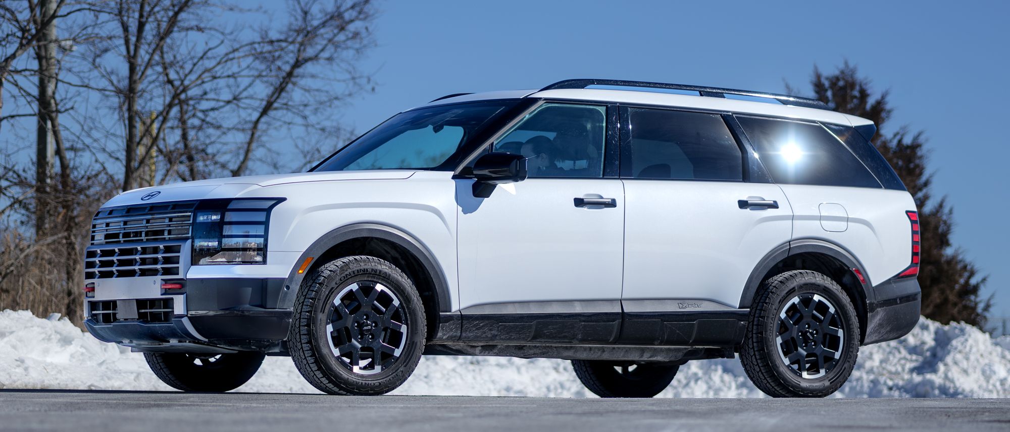 נהגתי ביונדאי פאליסייד במשך שבוע - וזה רכב השטח בעל 3 שורות המשתלם ביותר שבדקתי השנה מאת ג'ון ולסקו שפורסם ב-24 בפברואר 26. העמדתי את יונדאי פאליסייד 2026 למבחן כדי לראות איזה סוג של חיסכון בדלק זה יכול לקבל רכב שטח בינוני 3-שורות ובינוני ממנוע ה-V6 האוטומטי שלו.