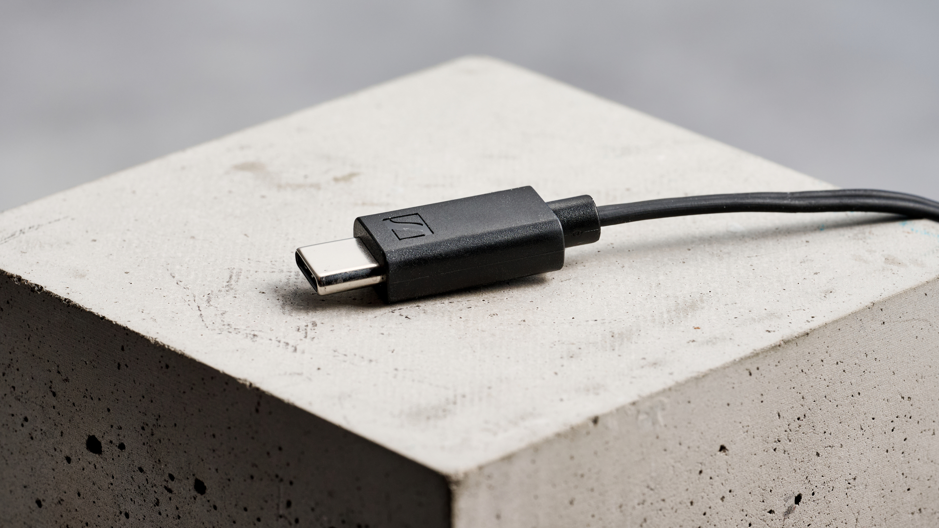 אוזניות חוטיות Sennheiser CX 80U בצבע שחור