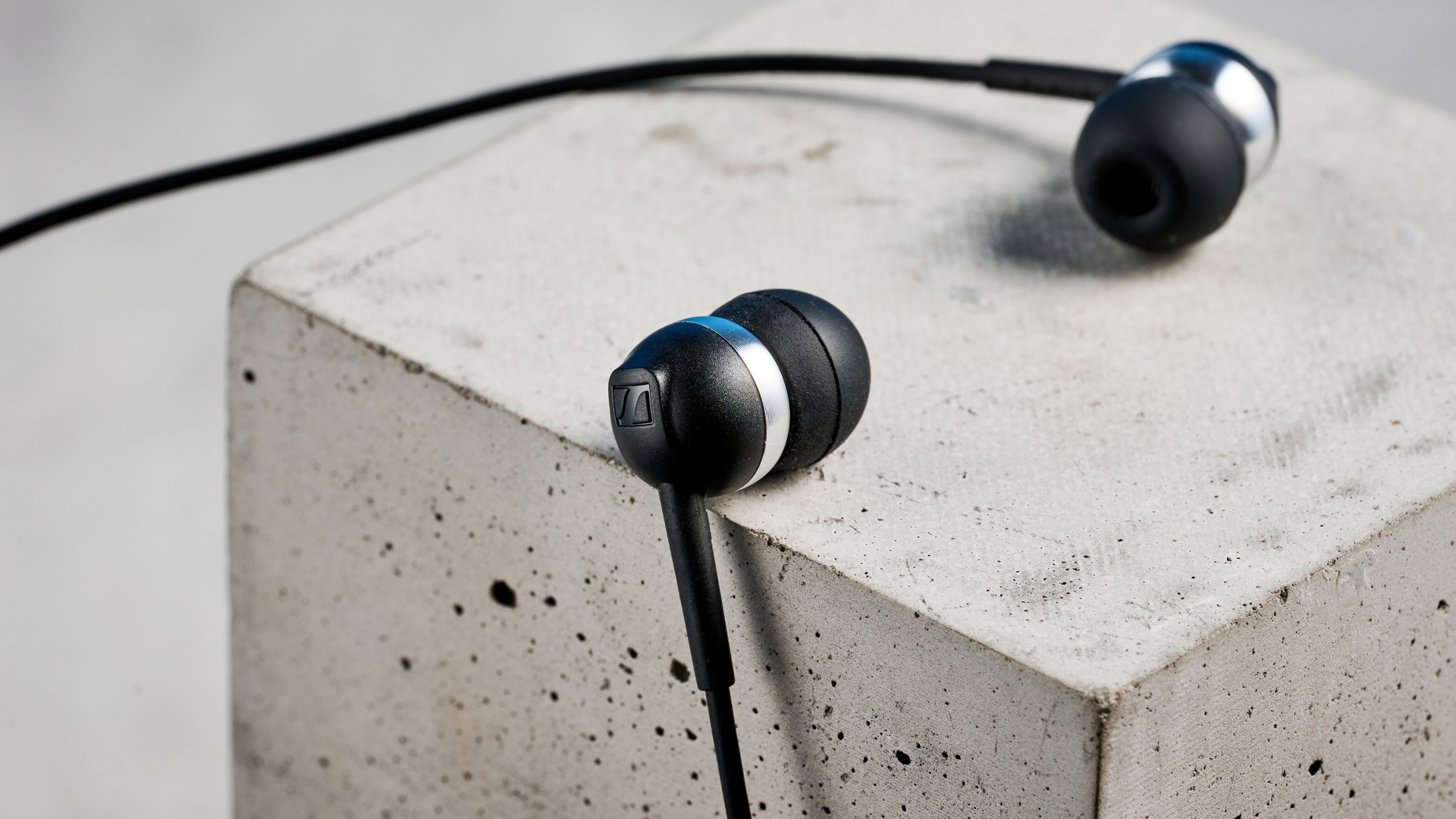 אוזניות חוטיות Sennheiser CX 80U בצבע שחור