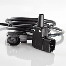 Interpower® משיקה מחבר תקע זוויתי של IEC 60320 ברחוט מחדש בשחור