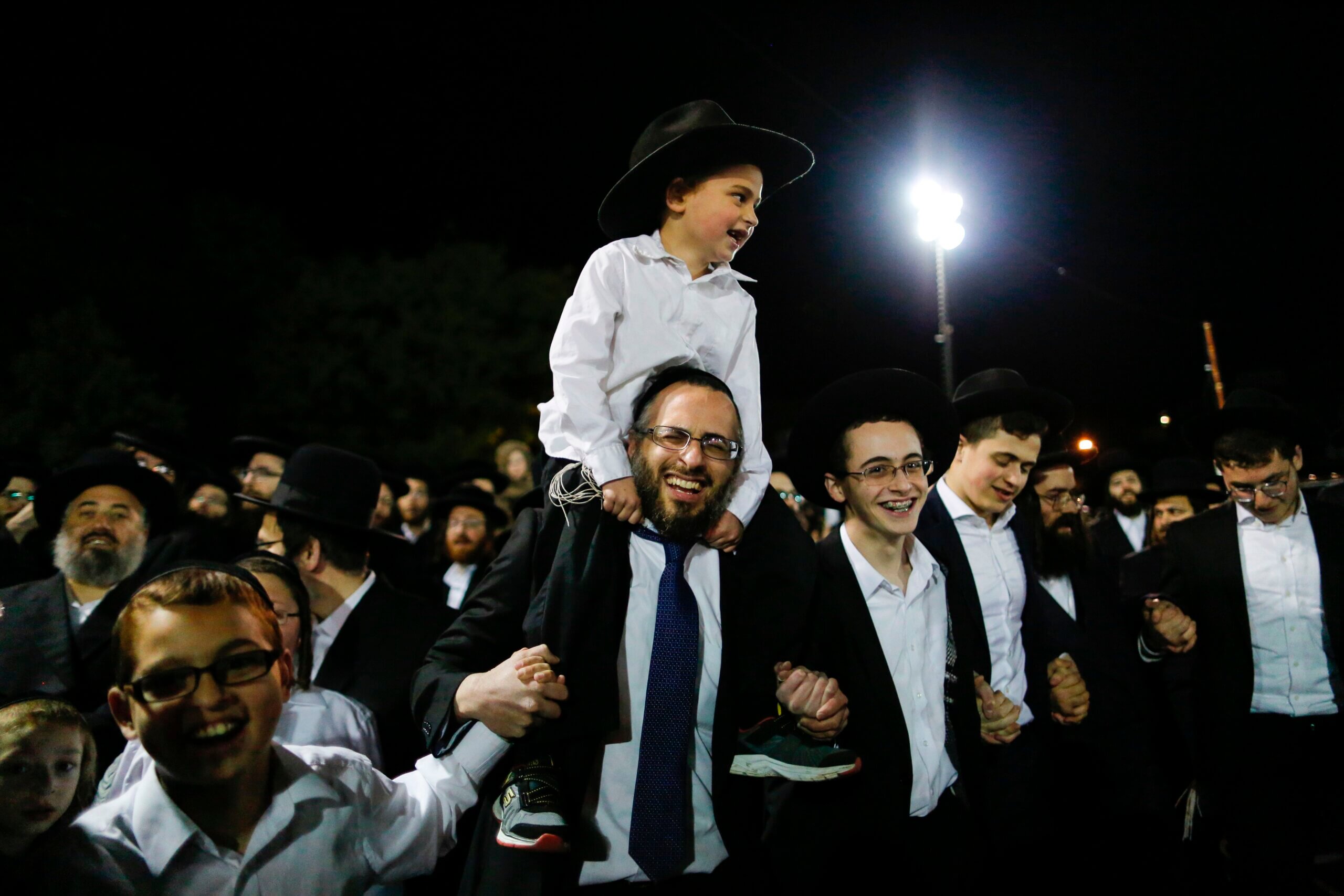 אחרי מיניאפוליס, יוטיובר מגיע ל'מלכות רווחה' יהודיות