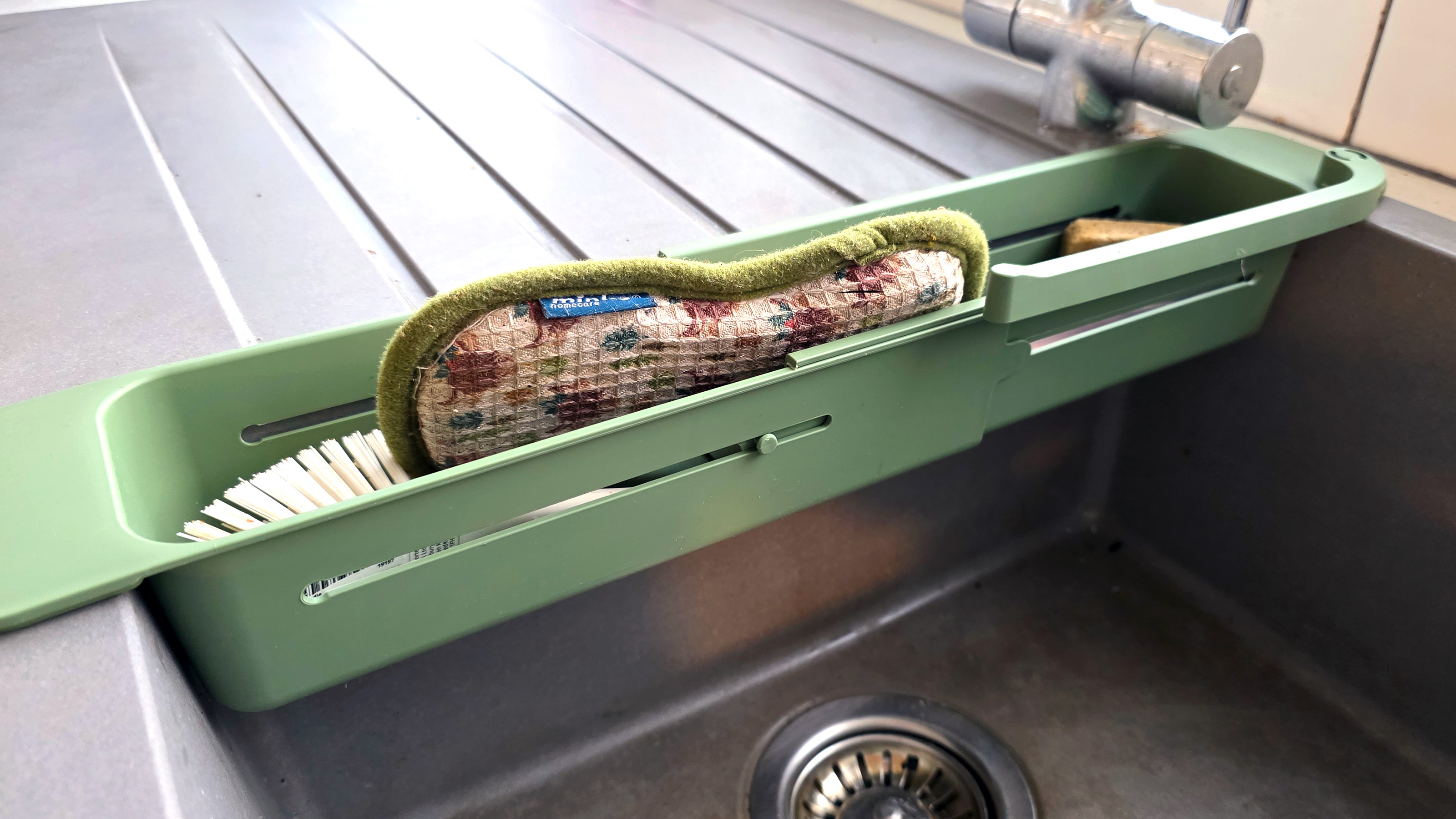 מארגן כיור של איקאה