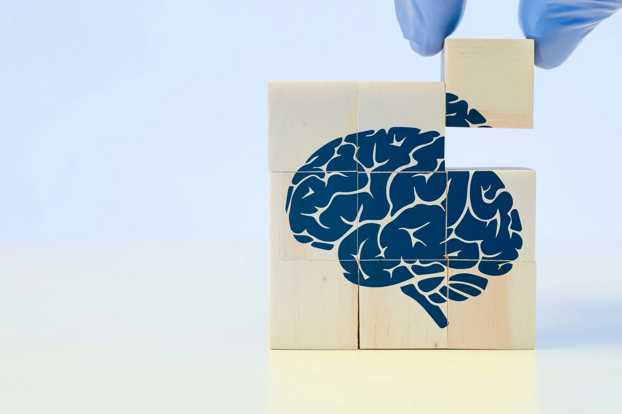 Study: Predicting onset of symptomatic Alzheimerʼs disease with plasma p-tau217 clocks. Image Credit: Antonio Marca / Shutterstock