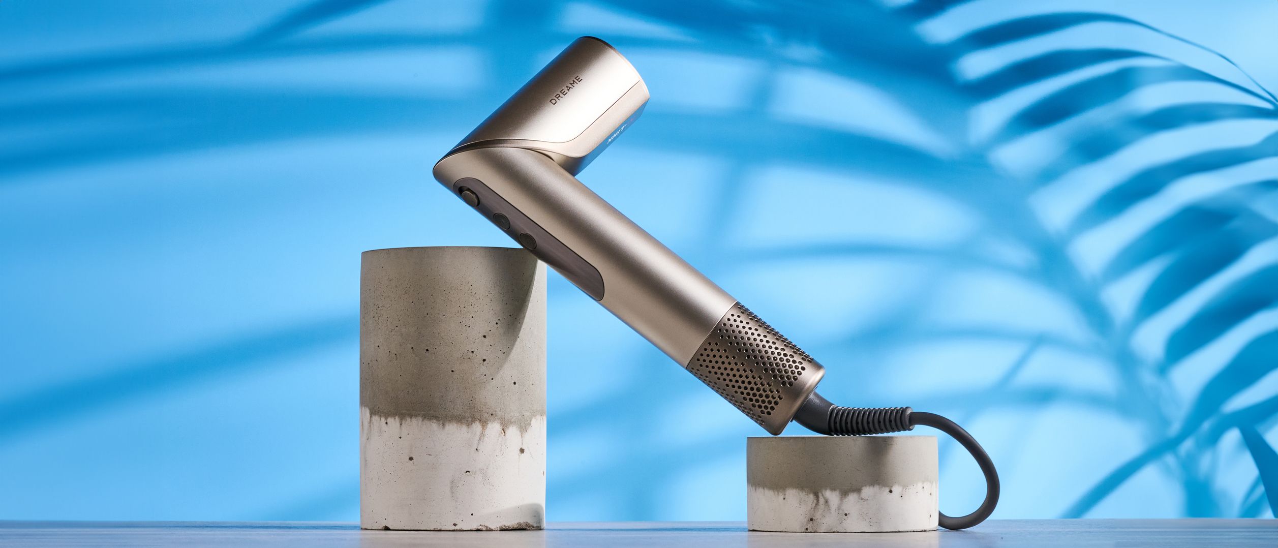 סקירת Dreame Dazzle: ידידותית יותר לתקציב מיריבים, אבל עם תוצאות לא עקביות מאת Ashley Thieme שפורסמה ב-27 בפברואר 26 למעצב האוויר של Dreame Dazzle יש את המראה המתחרה בדייסון, אבל יש יותר מדי בעיות מכדי שאוכל להמליץ עליו לכולם.