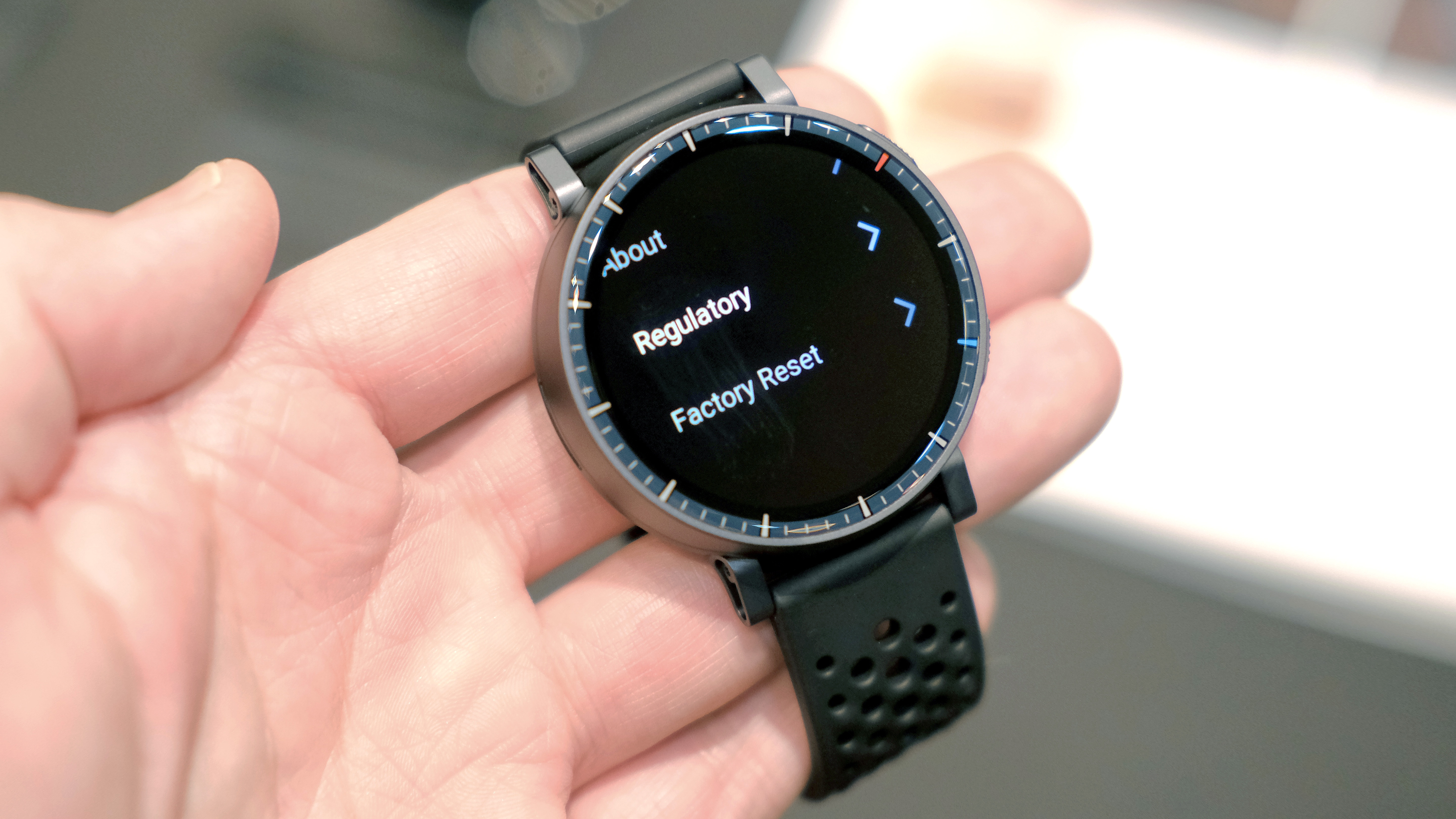 תקריב של Amazfit Active Max ב-CES 2026