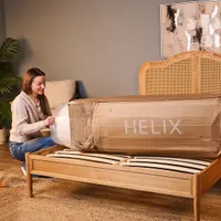 Helix השיקה את מכירת שבוע השינה הרשמית שלה, והנה מה שאנו ממליצים על כל סוג של שינה TOMS27