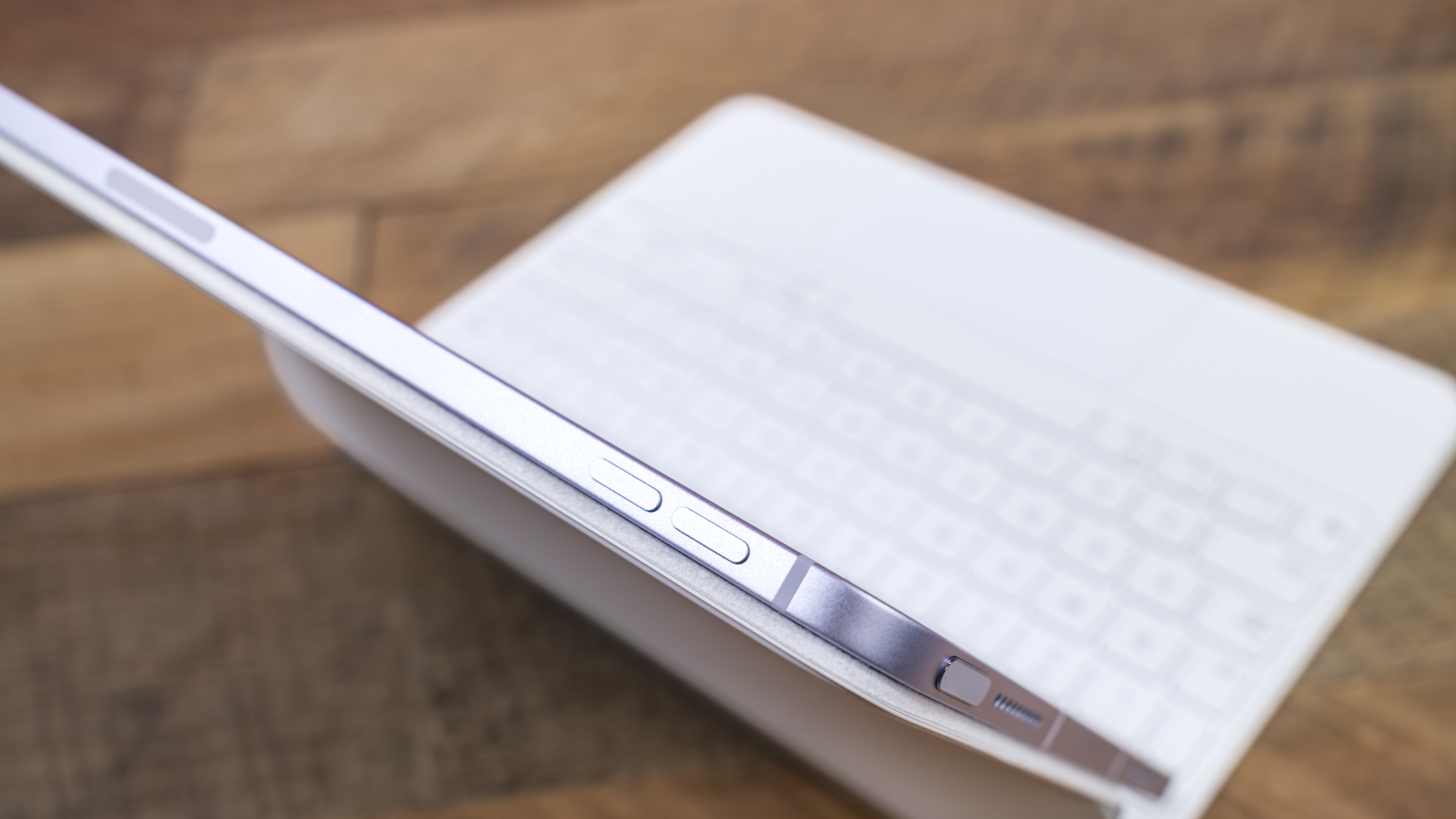 כפתורי iPad Air M4