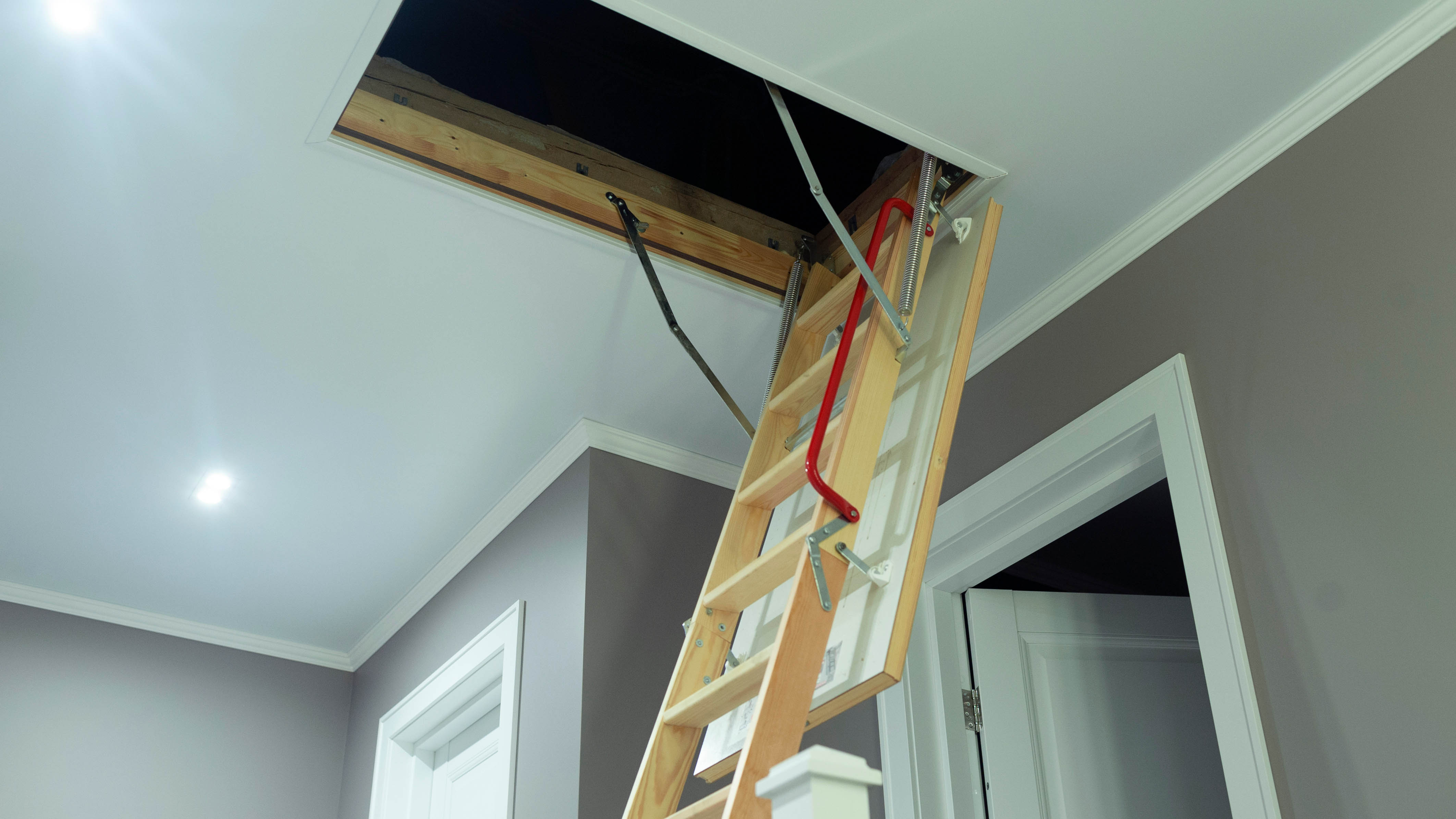 סולם בעליית הגג