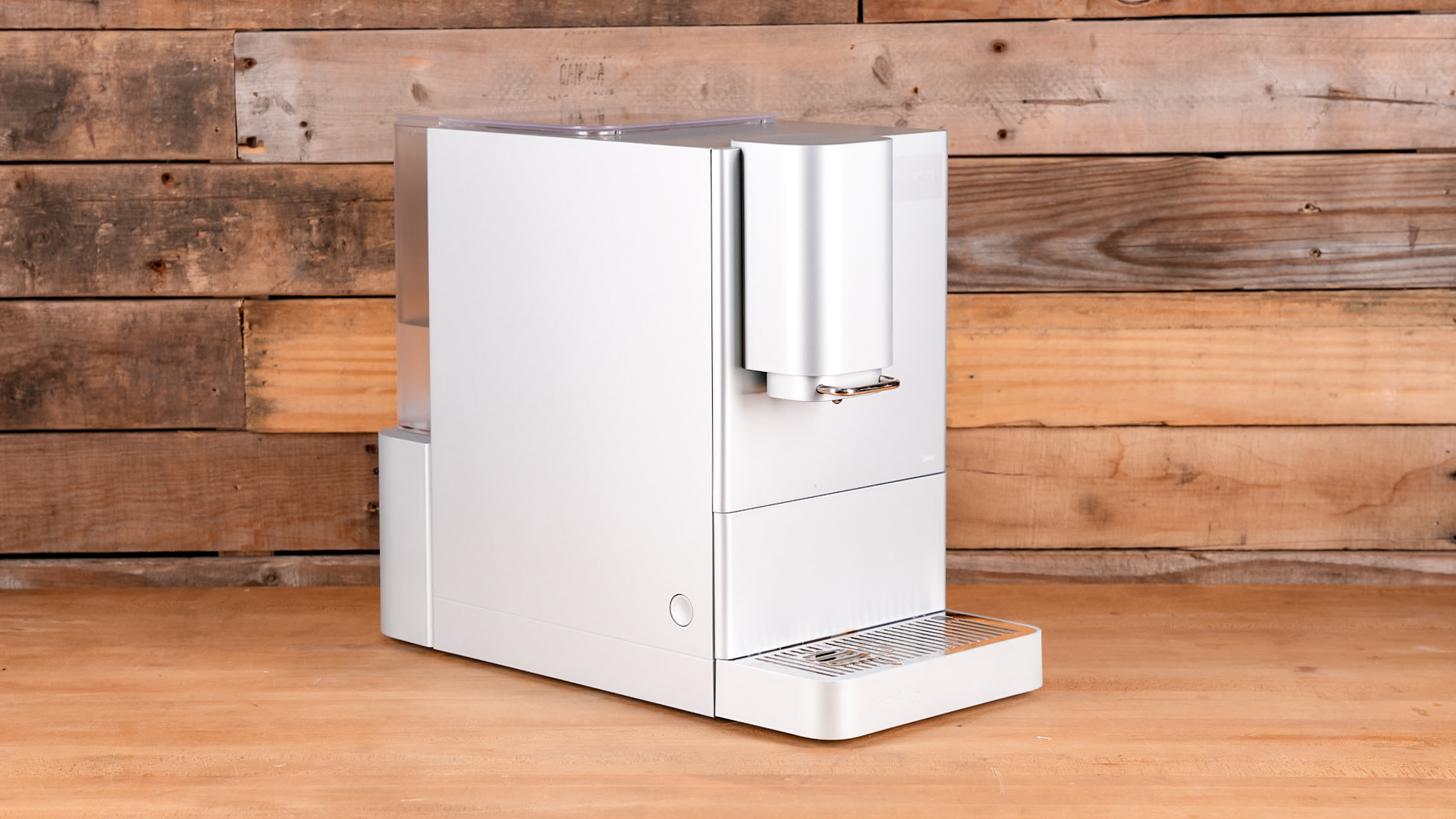 מכונת אספרסו Terra Kaffe Demi על משטח מטבח